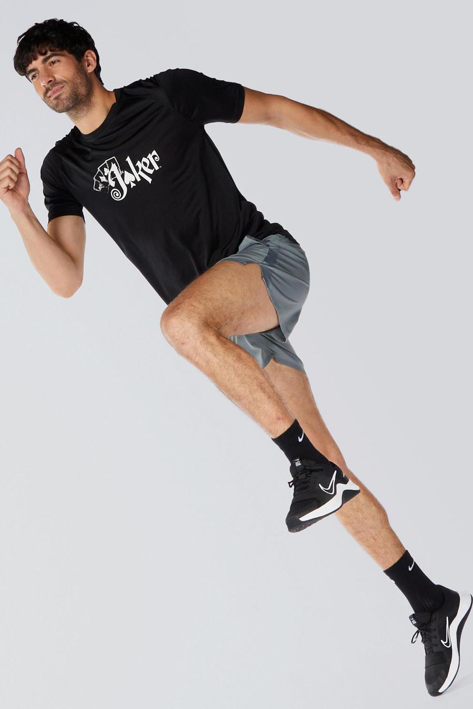 nike performance challenger short