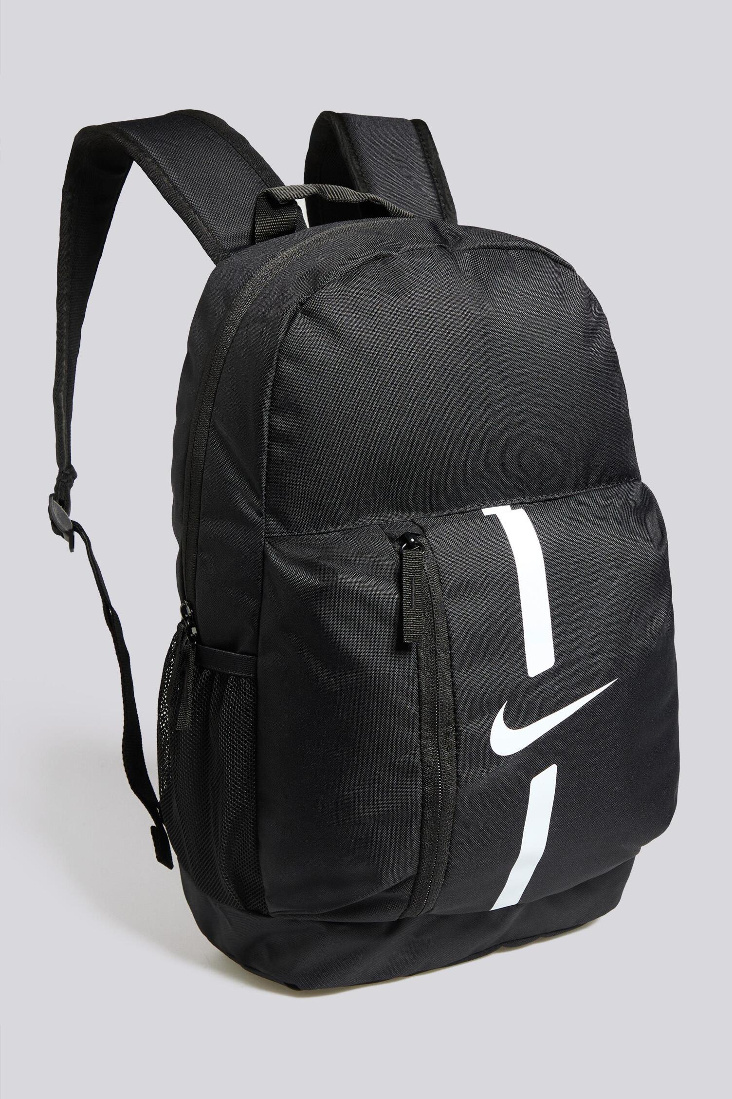 mochila nike negra