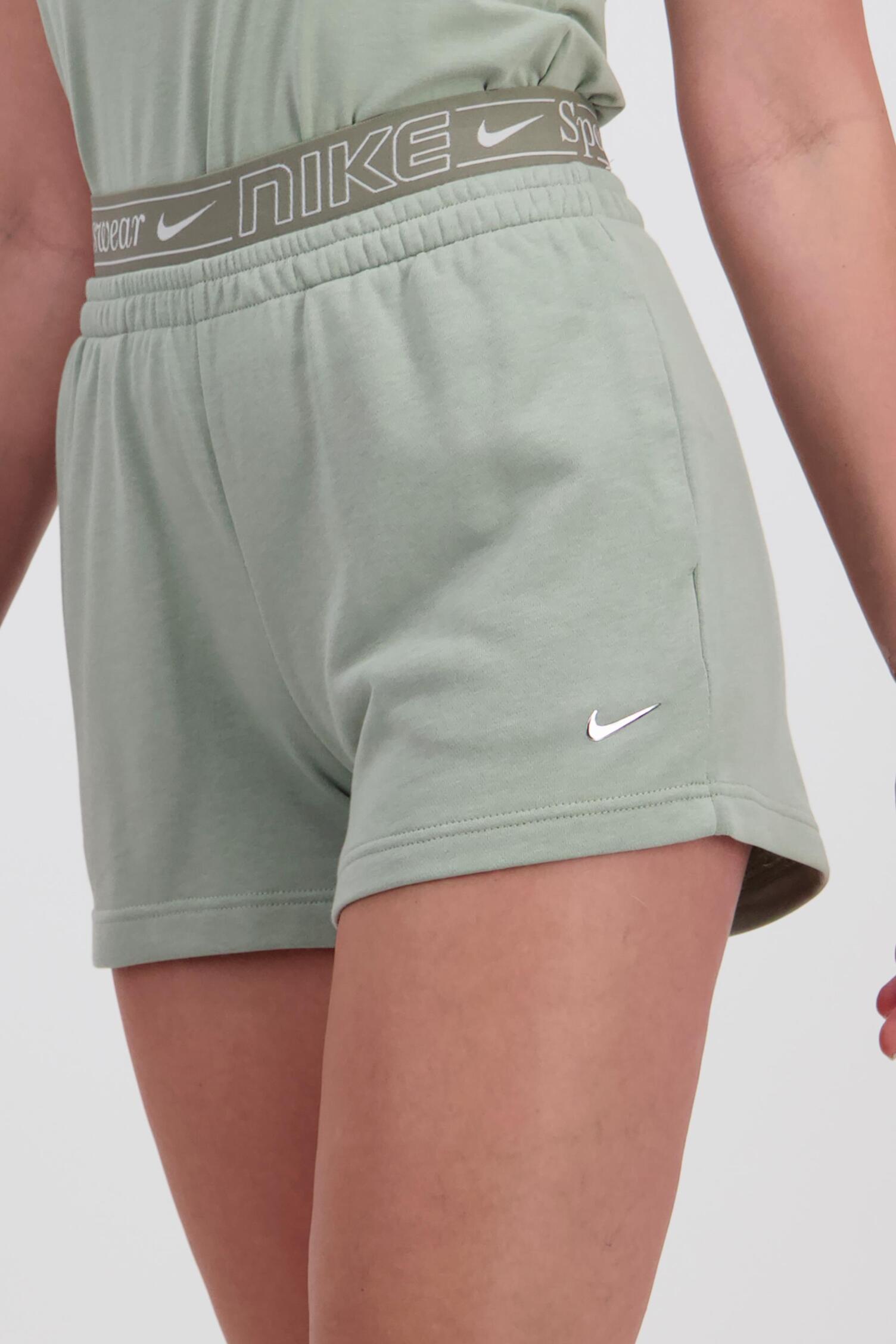 pantalon corto nike verde