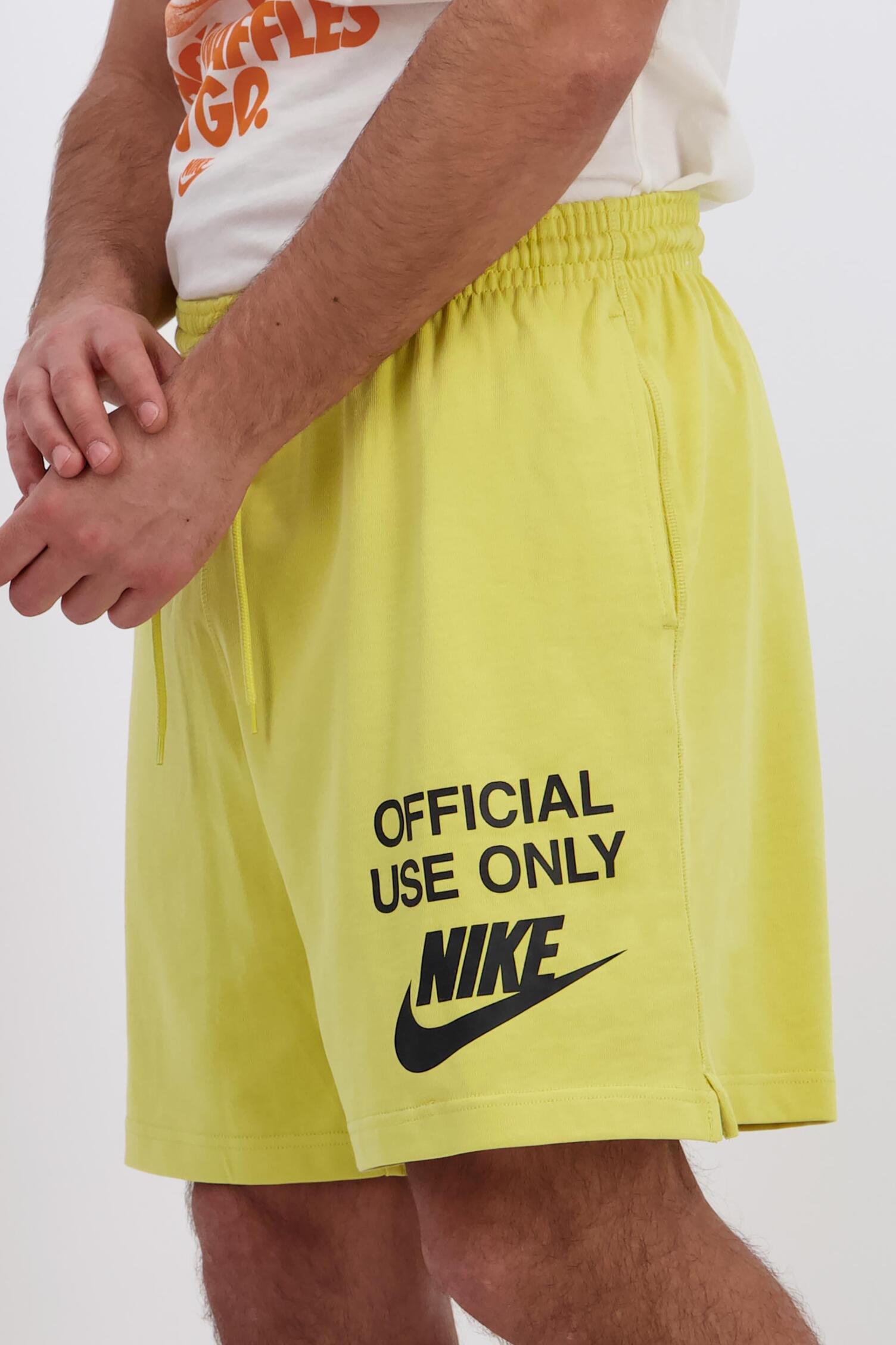 pantalon corto nike amarillo