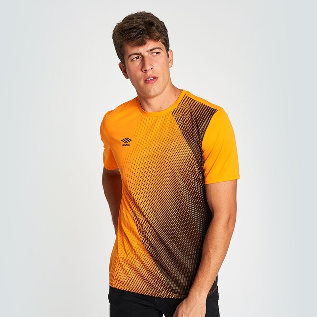 Playera Manga Corta Rendimiento Camiseta De Entrenamiento Umbro Para Hombre  - Manga Corta, Tejido Absorbente Ropa Deportiva Umbro, image size:1280x1280