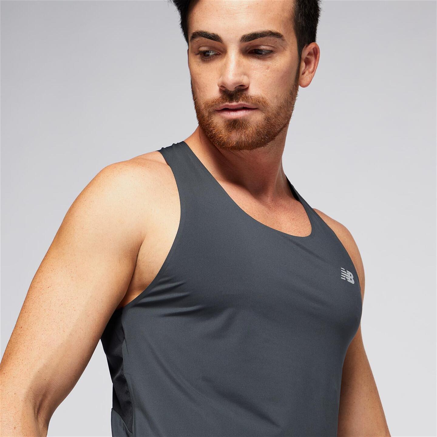 Camiseta tirantes new balance hombre online