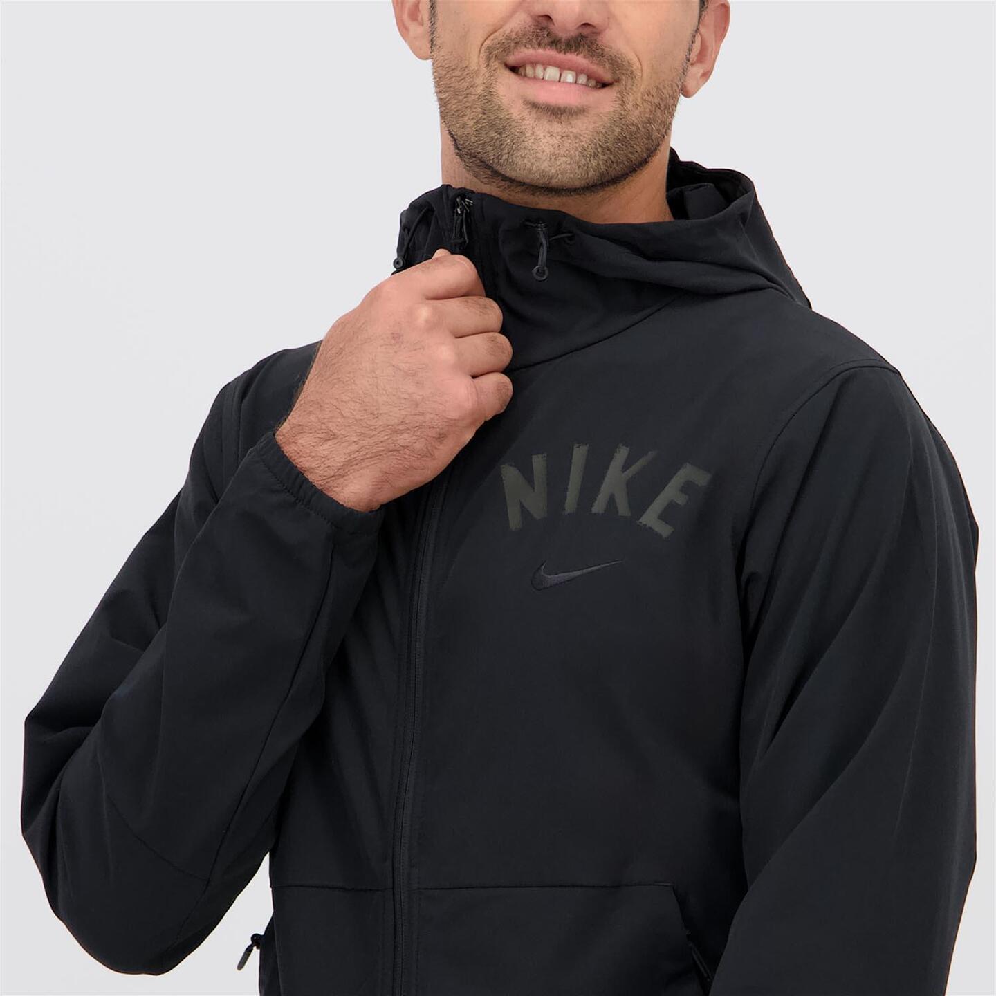 Cortavientos nike swoosh best sale