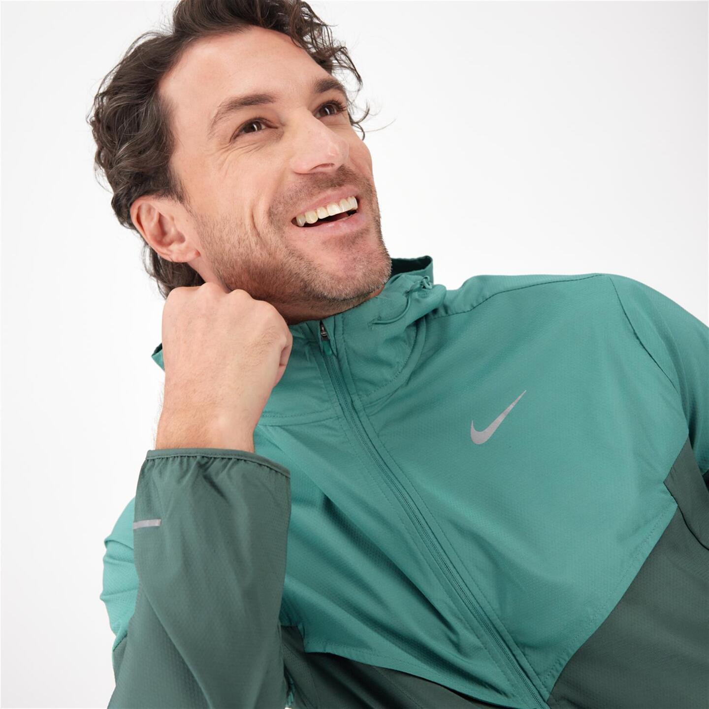 Cortavientos Nike