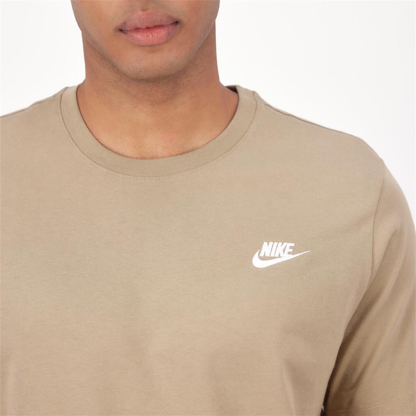 Nike Club - verde - Camiseta Algodón Hombre