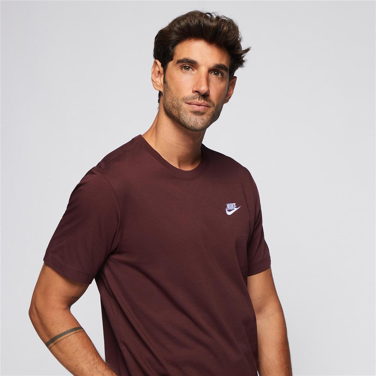 Nike Club - rojo - Camiseta Algodón Hombre