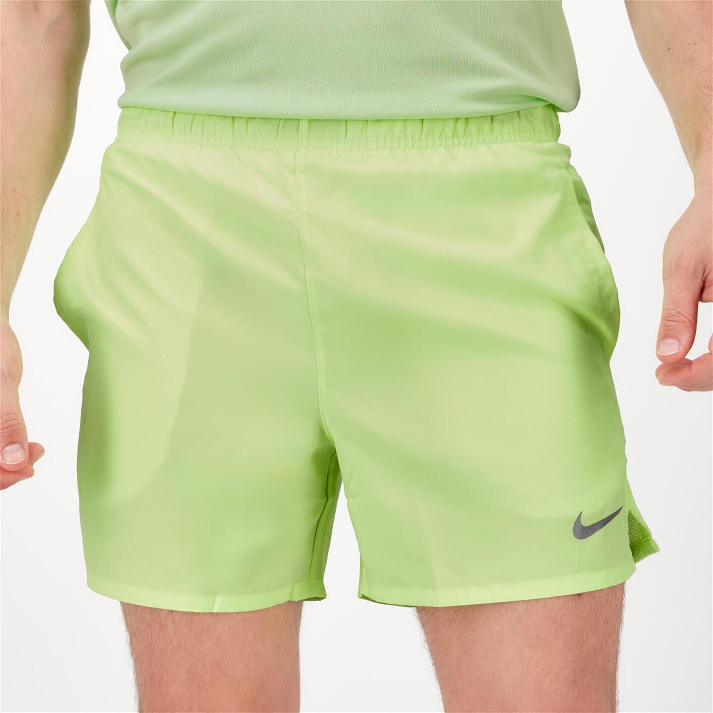 Nike Challenger 5" - verde - Pantalón Corto Running Hombre