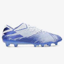 botas de futbol nuevas