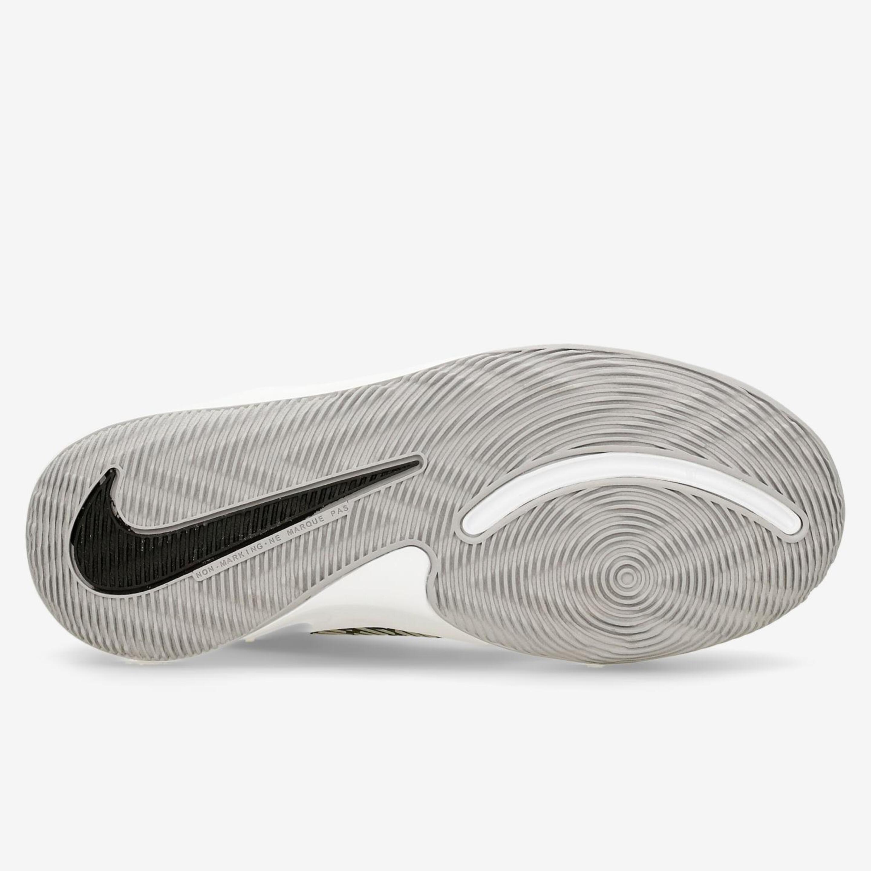 Nike Team Hustle D9