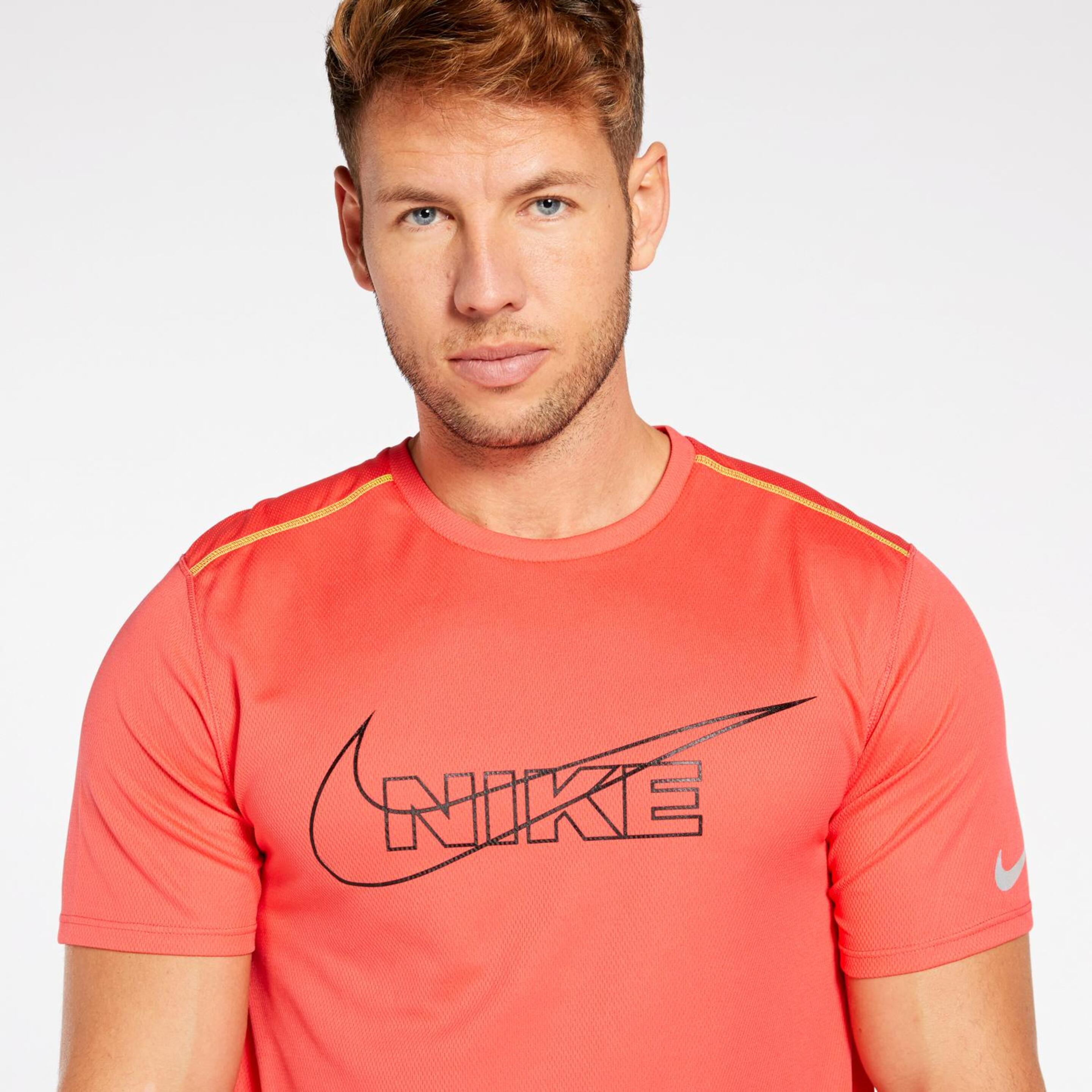 Camiseta Nike