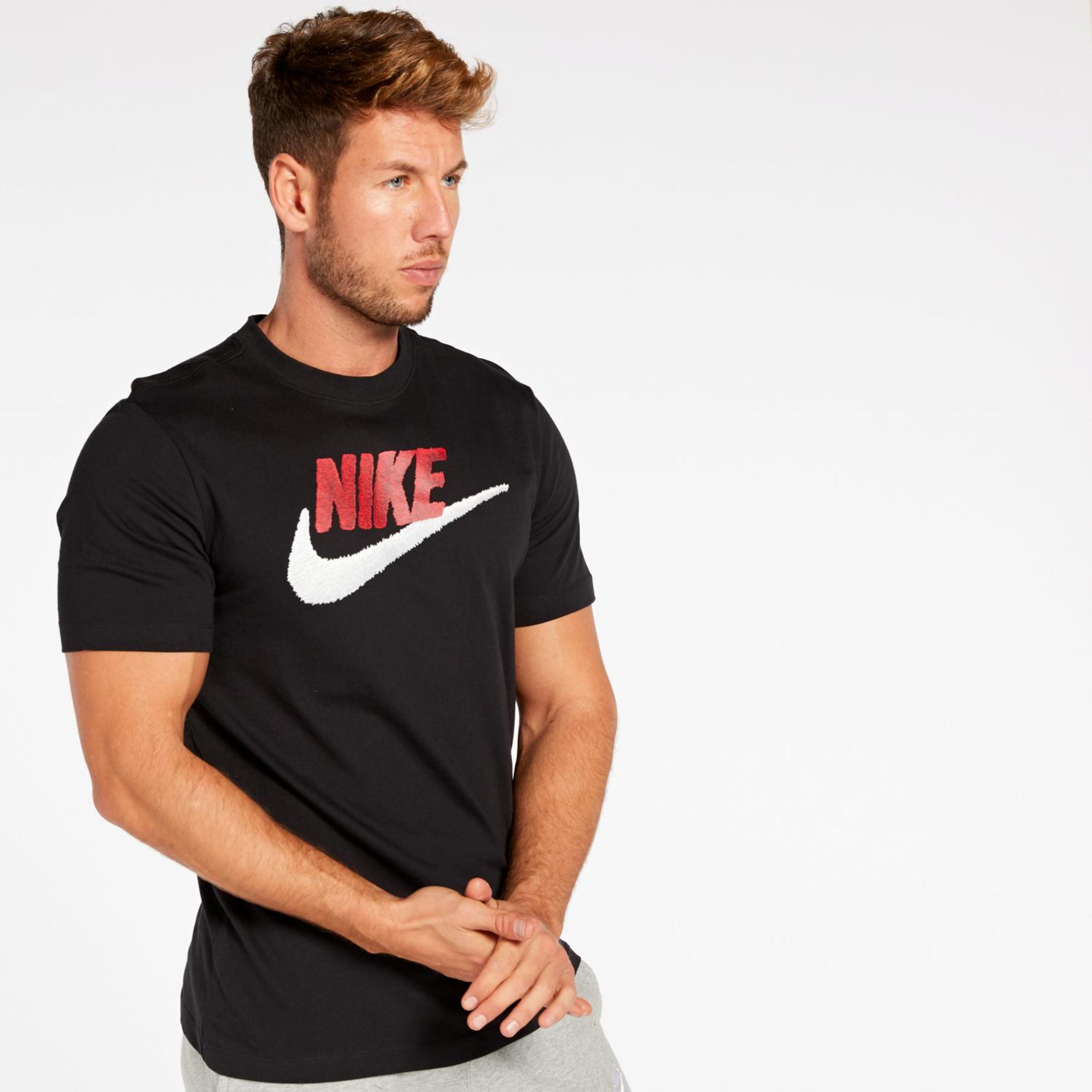 T-shirt Nike Club