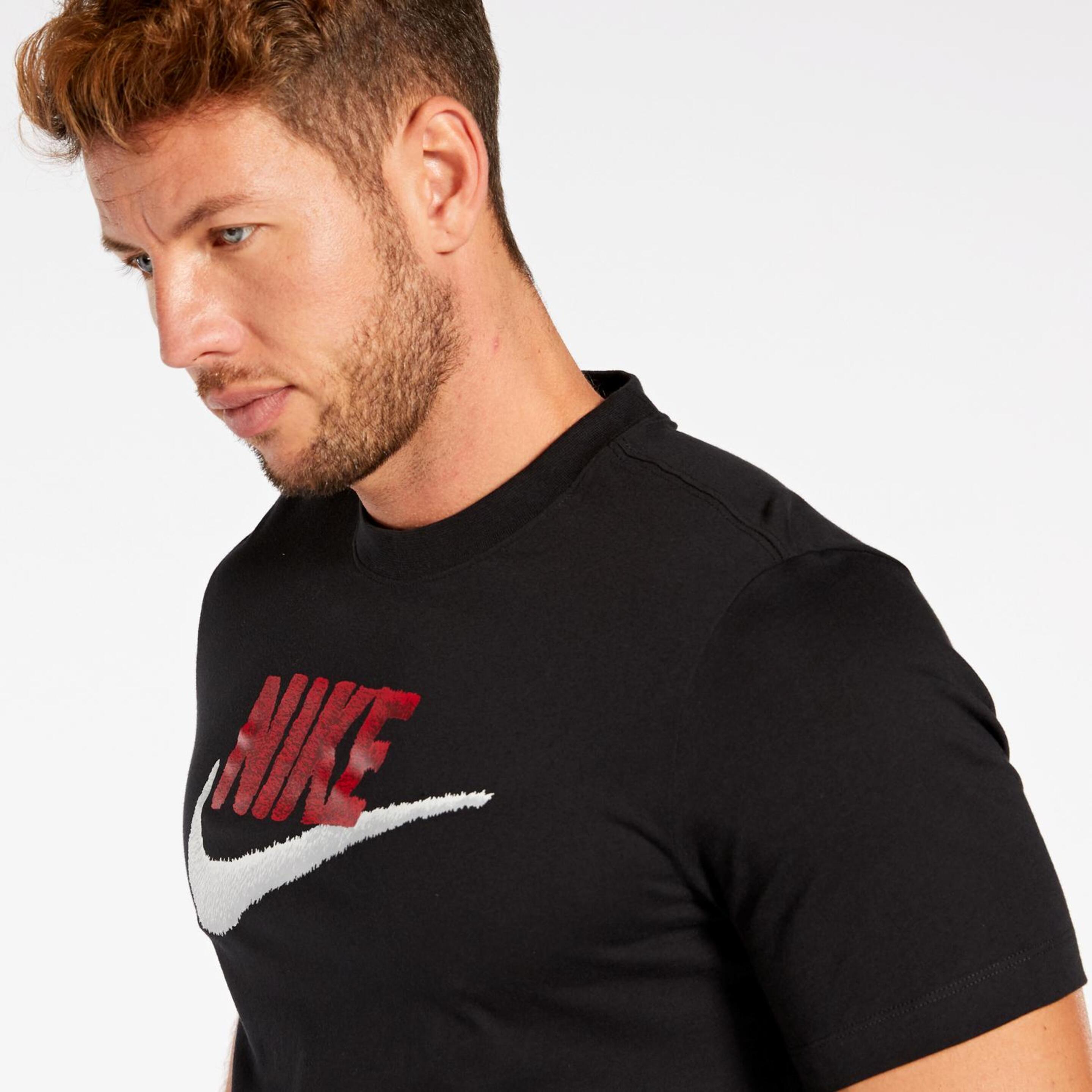 T-shirt Nike Club