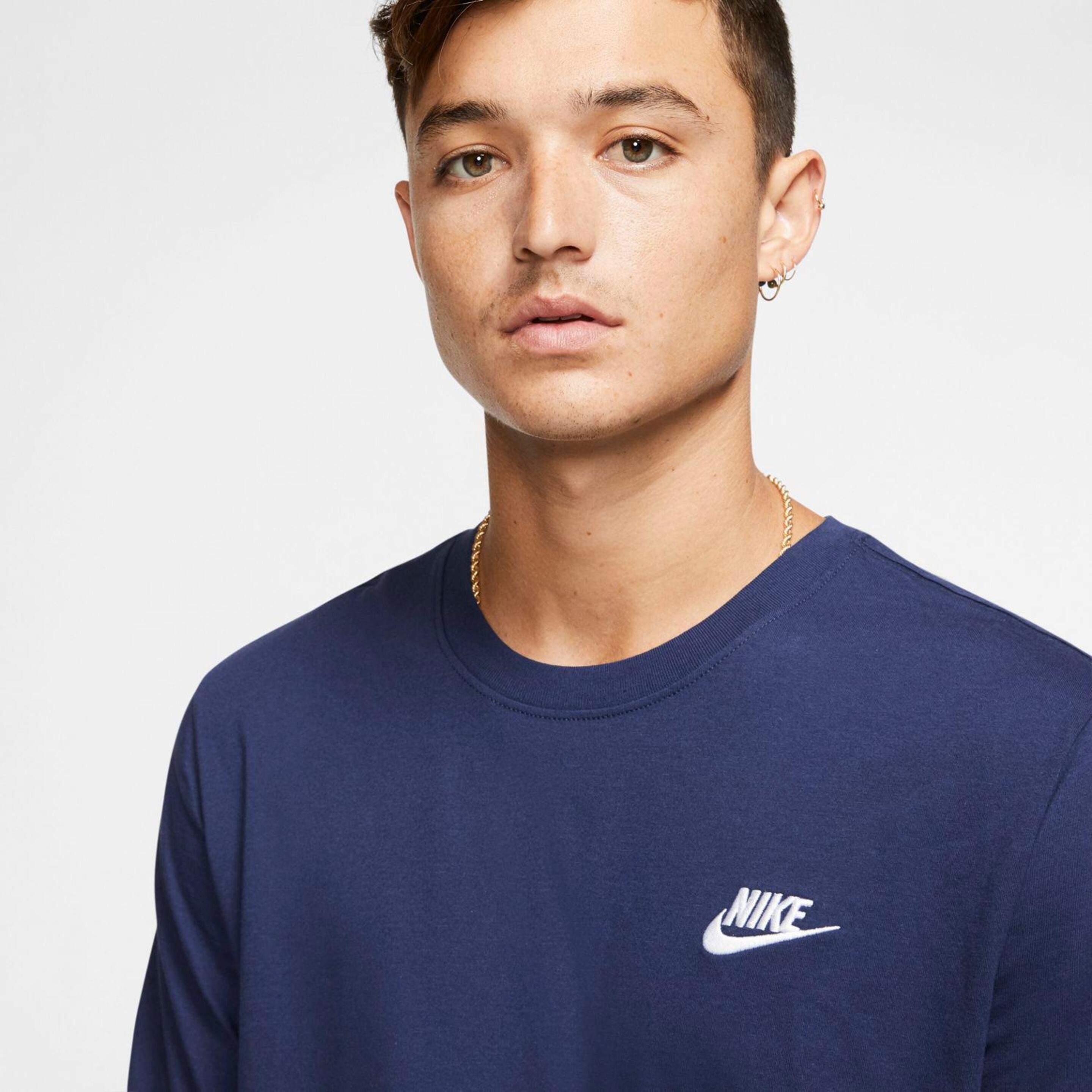 T-shirt Nike Club