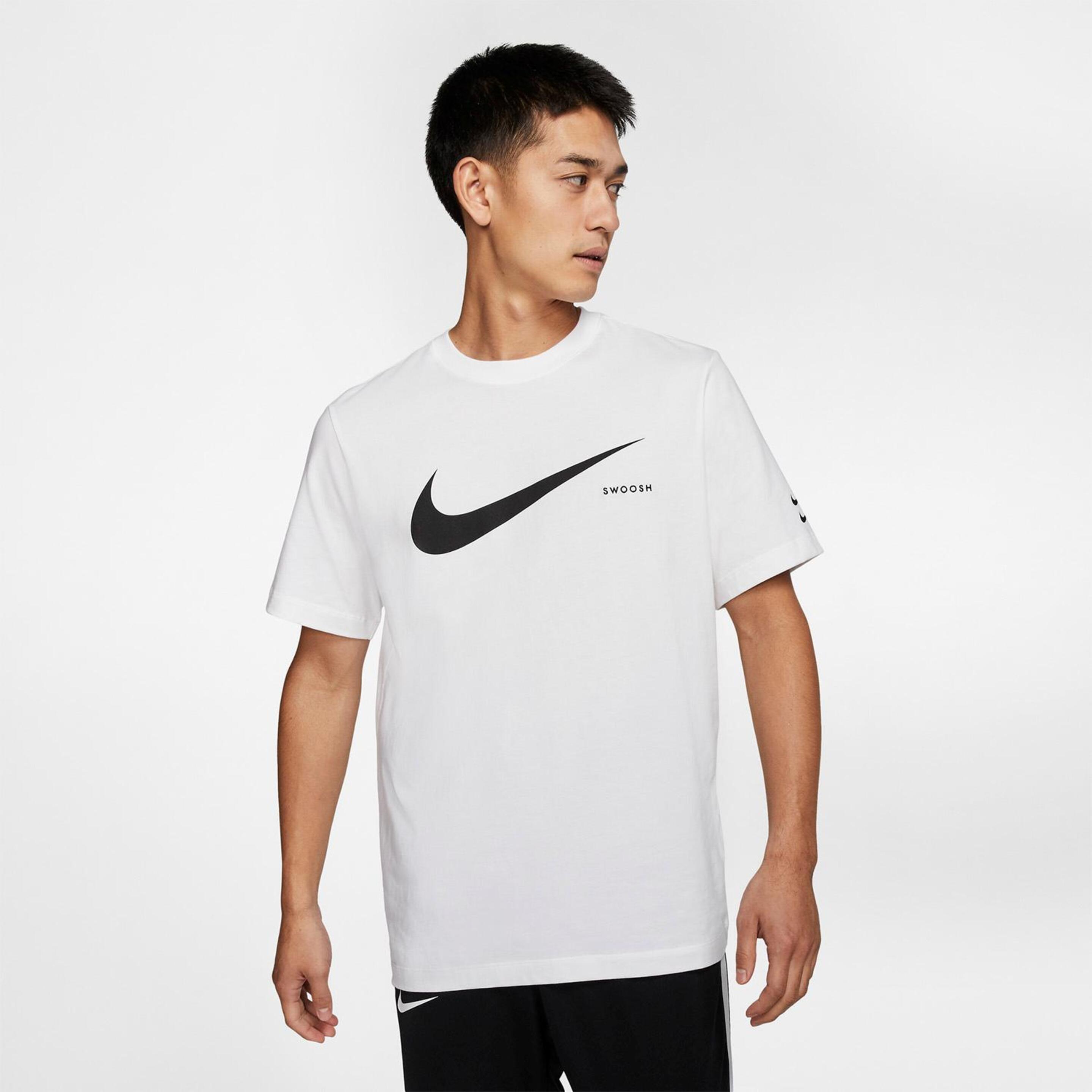 T-shirt Nike Swoosh Tee