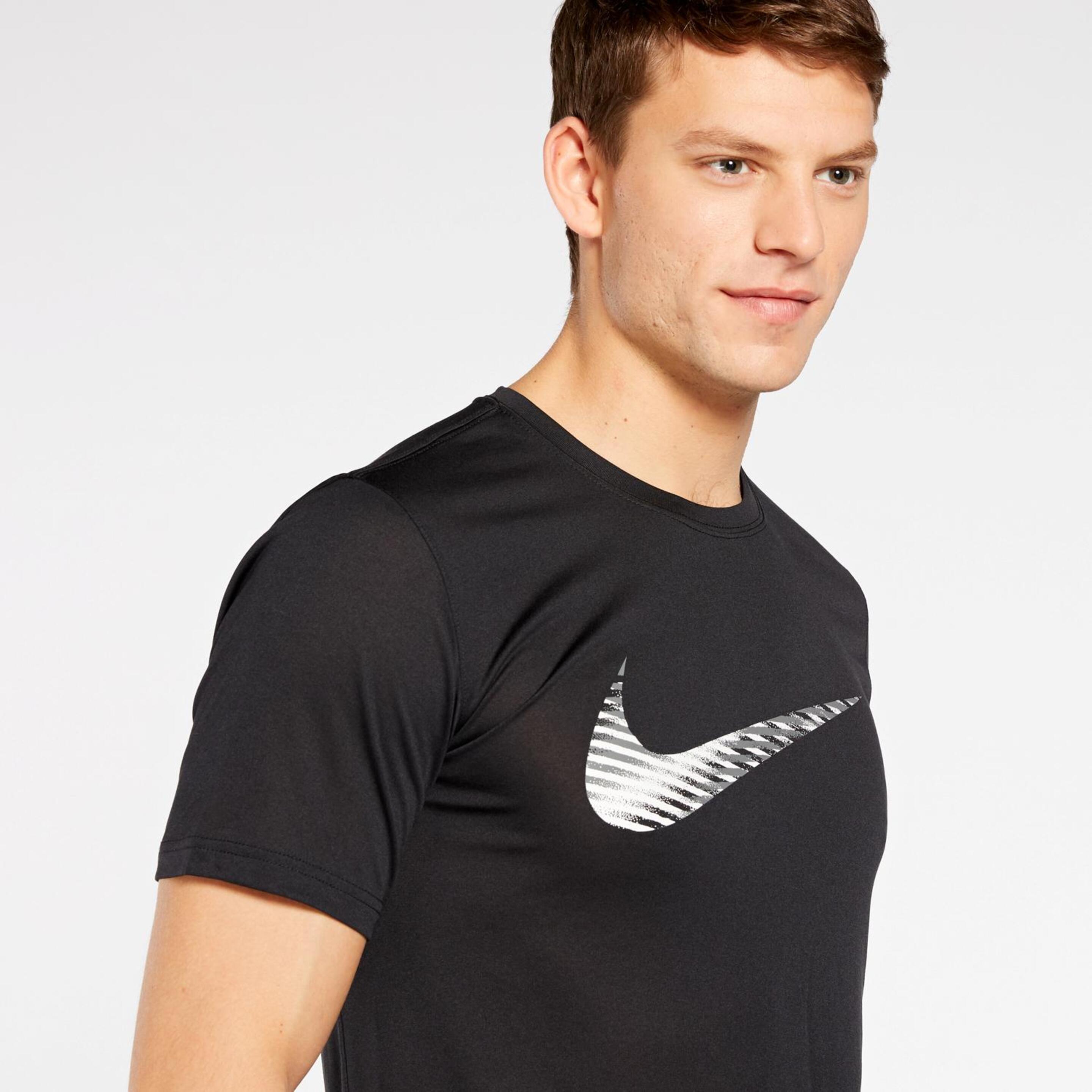 T-shirt Nike