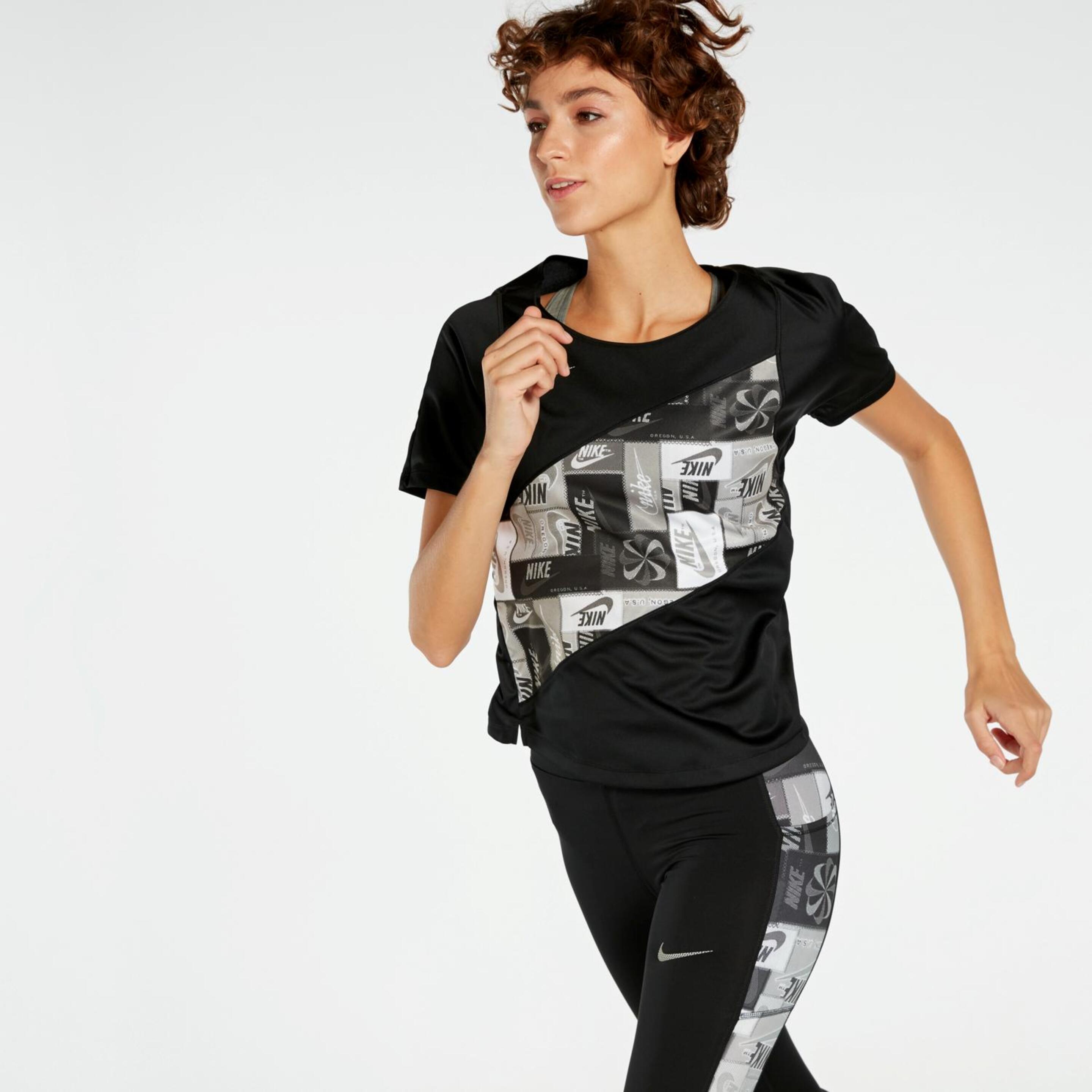 T-shirt Nike