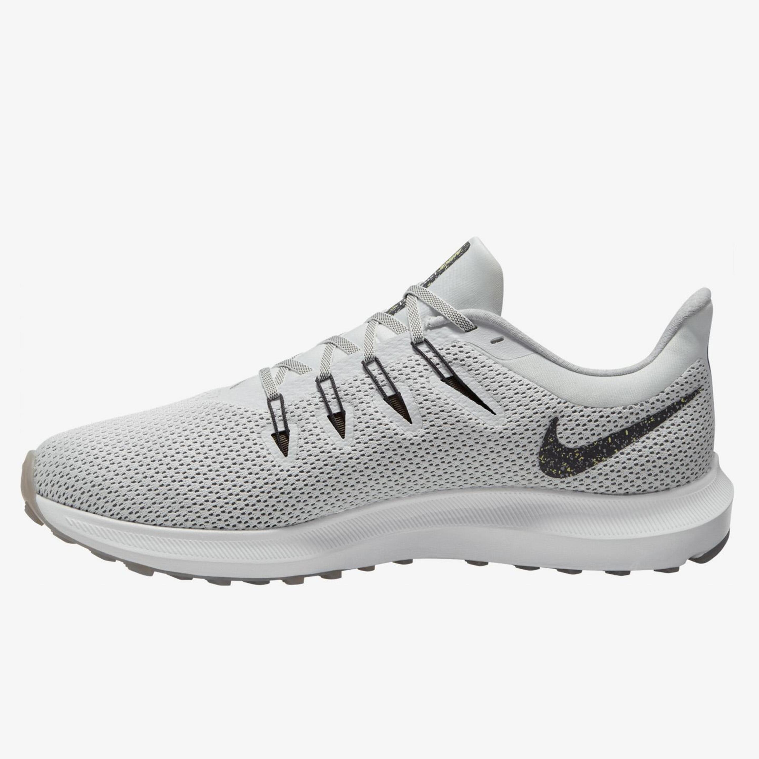 Nike Quest Se