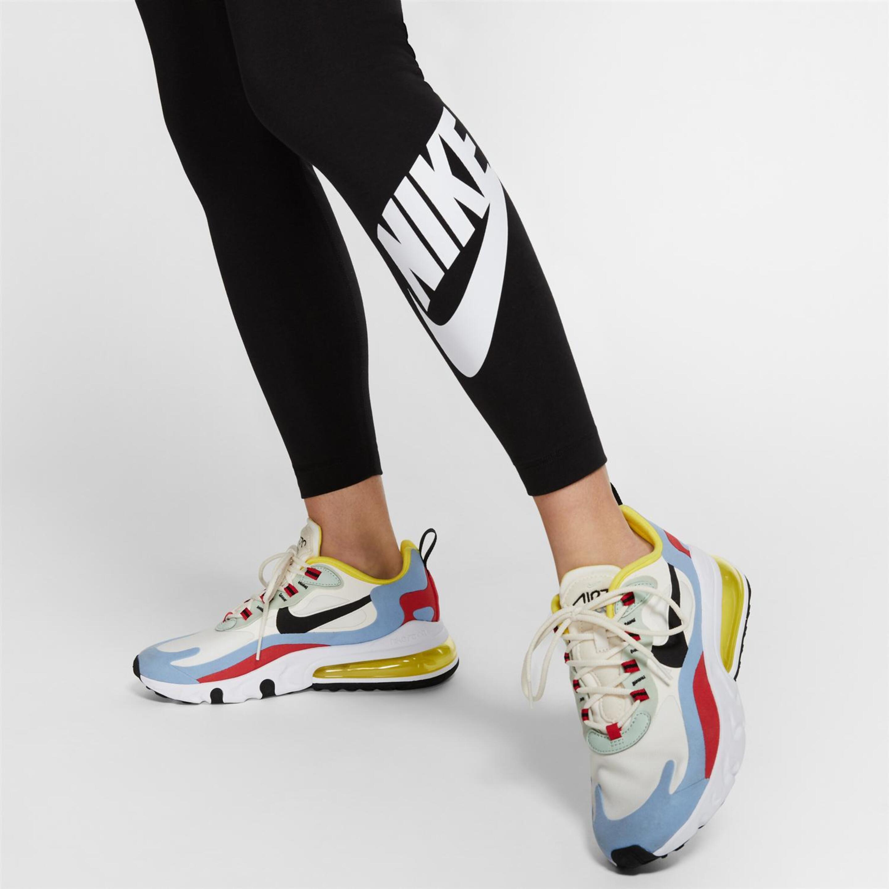 Nike Futura