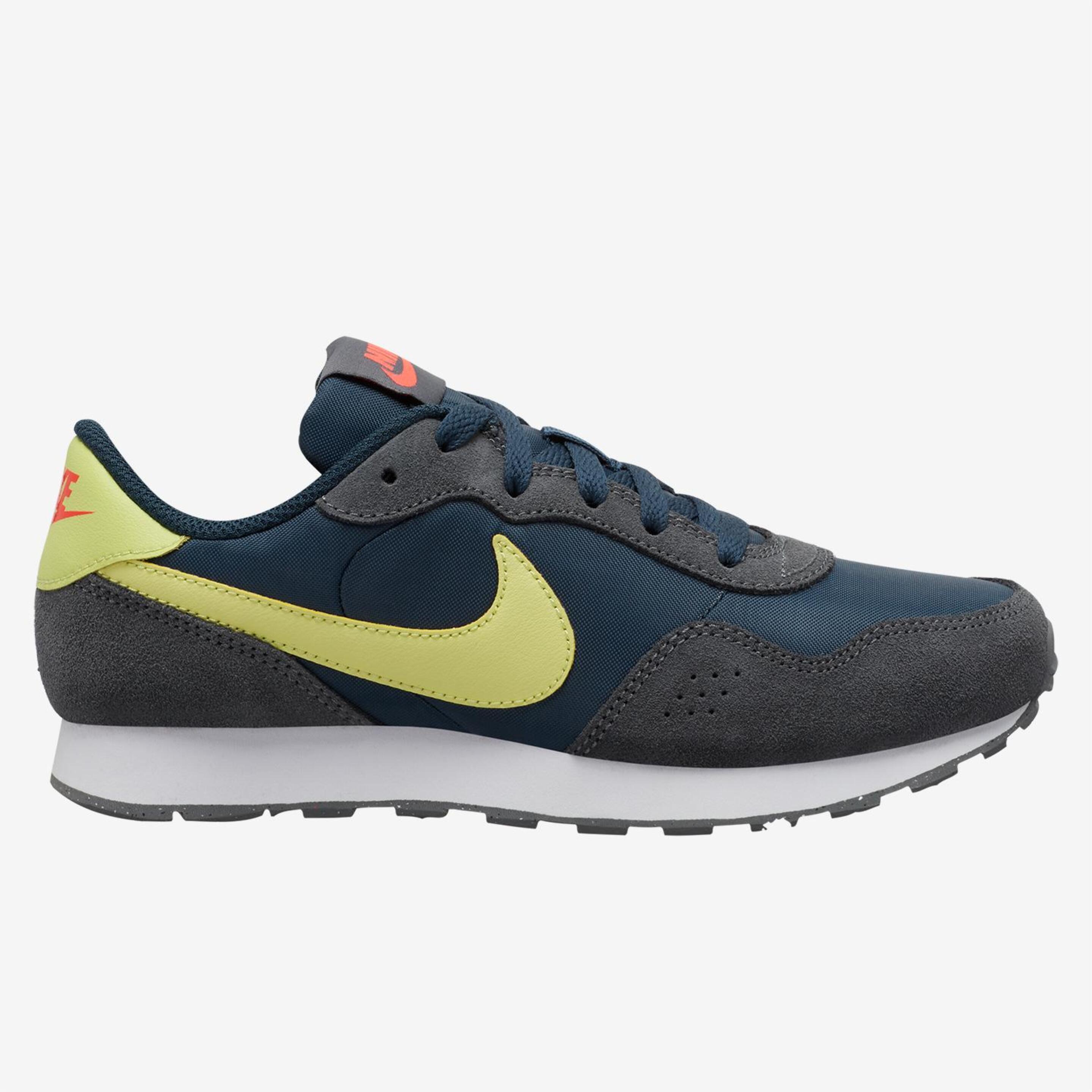 Nike Md Valiant