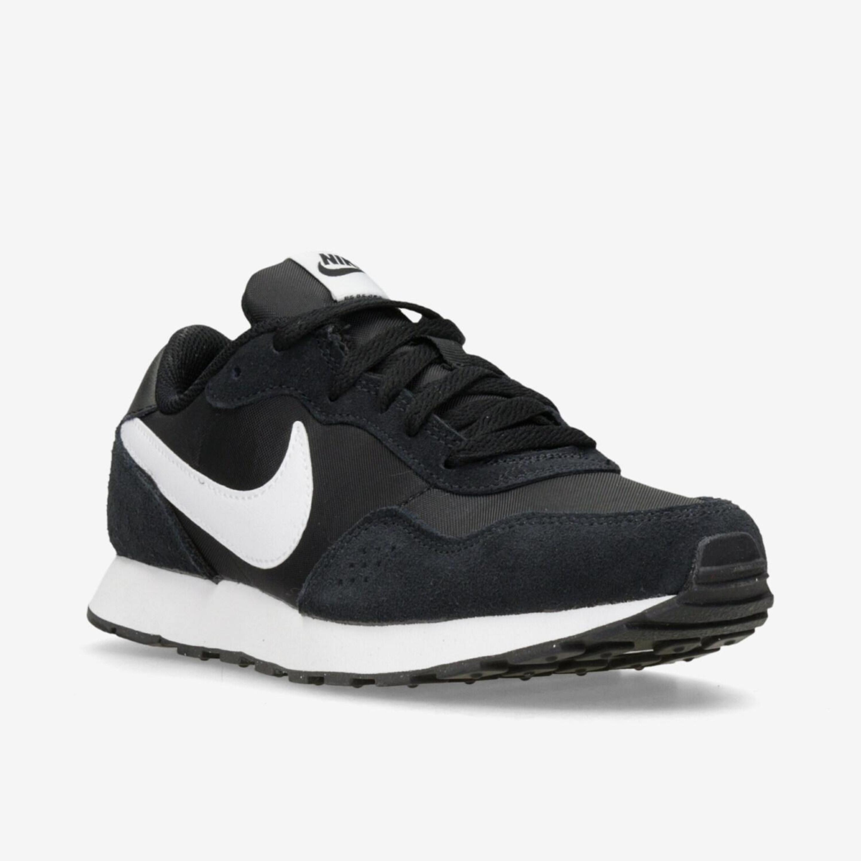 Nike Md Valiant