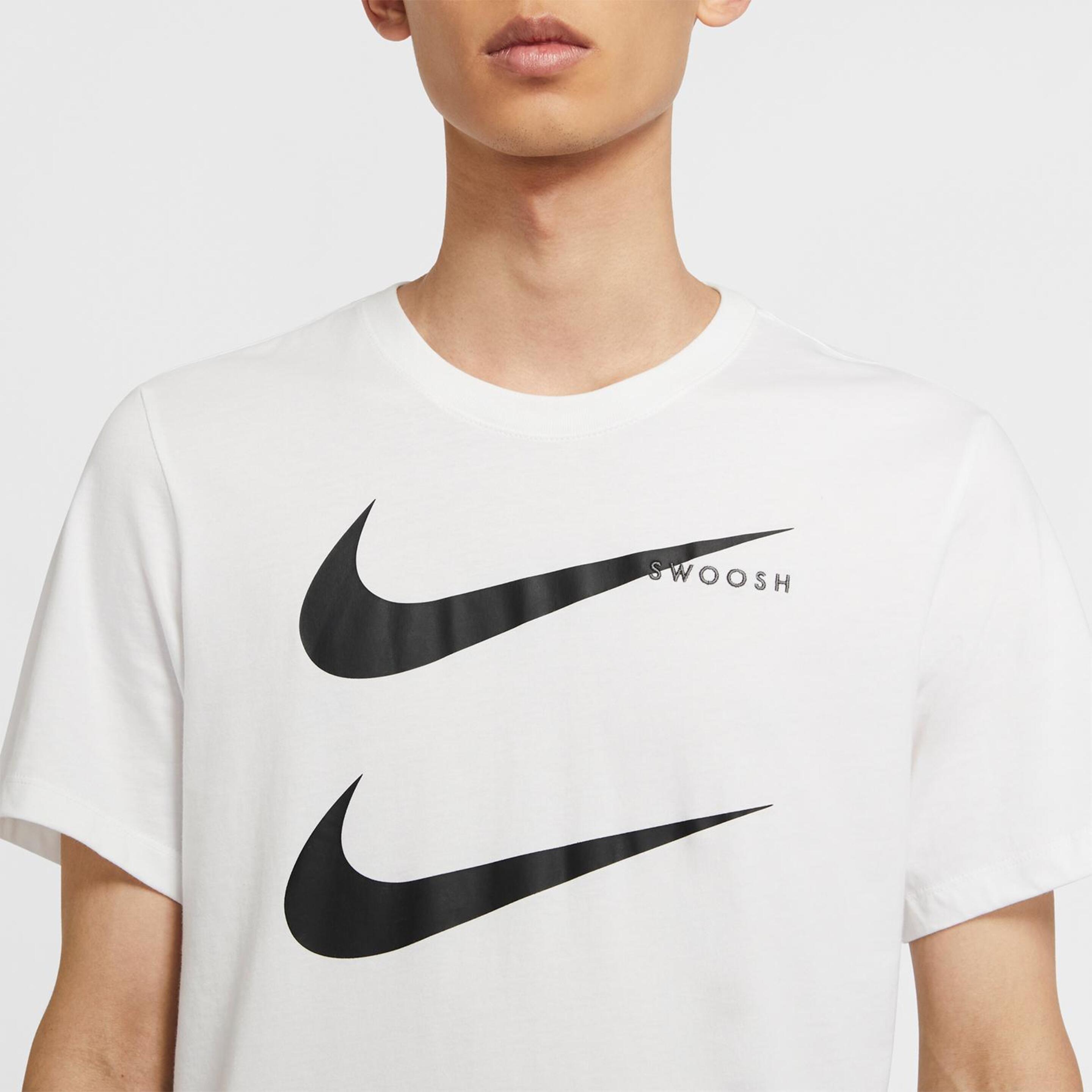 T-shirt Nike Swoosh