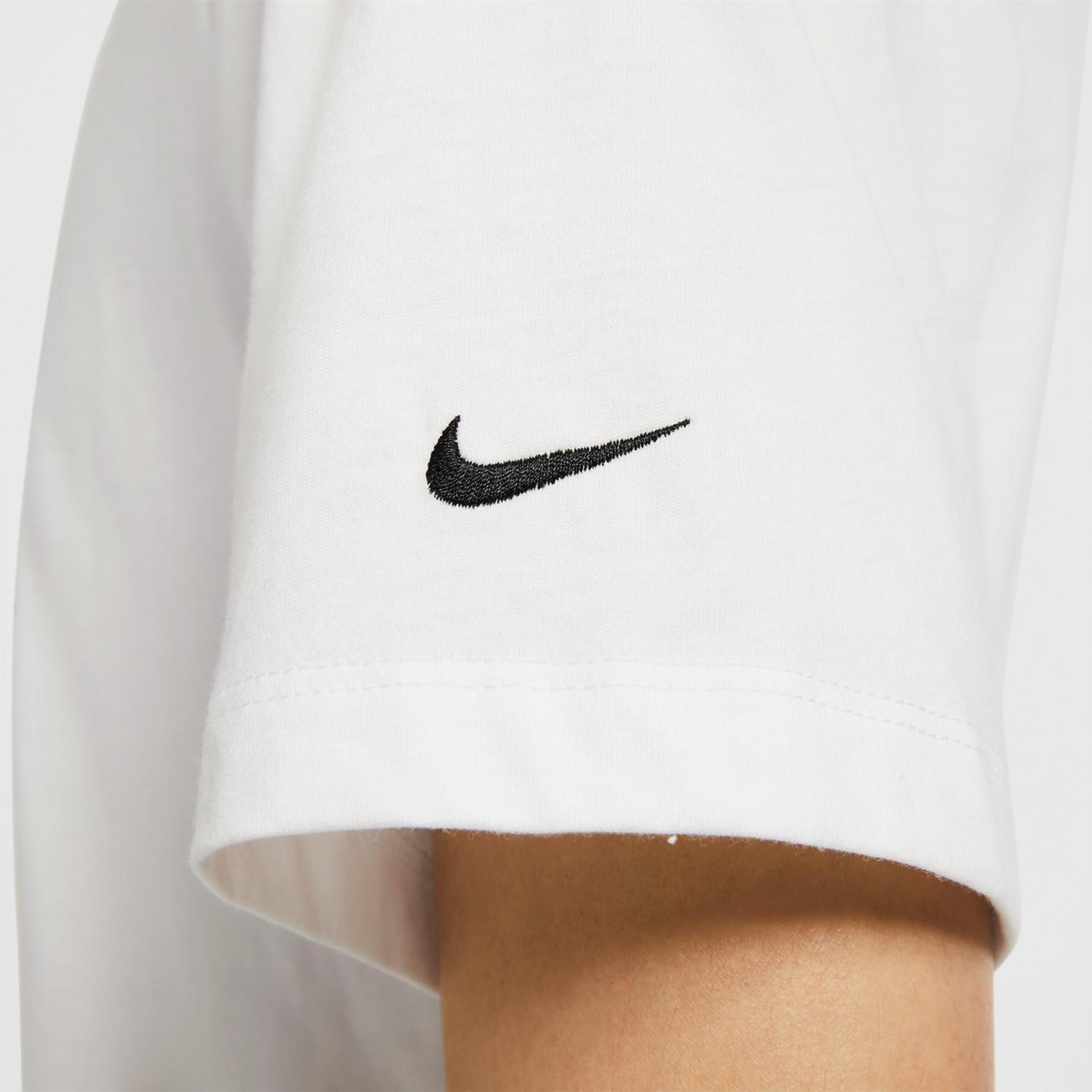 T-shirt Nike Swoosh