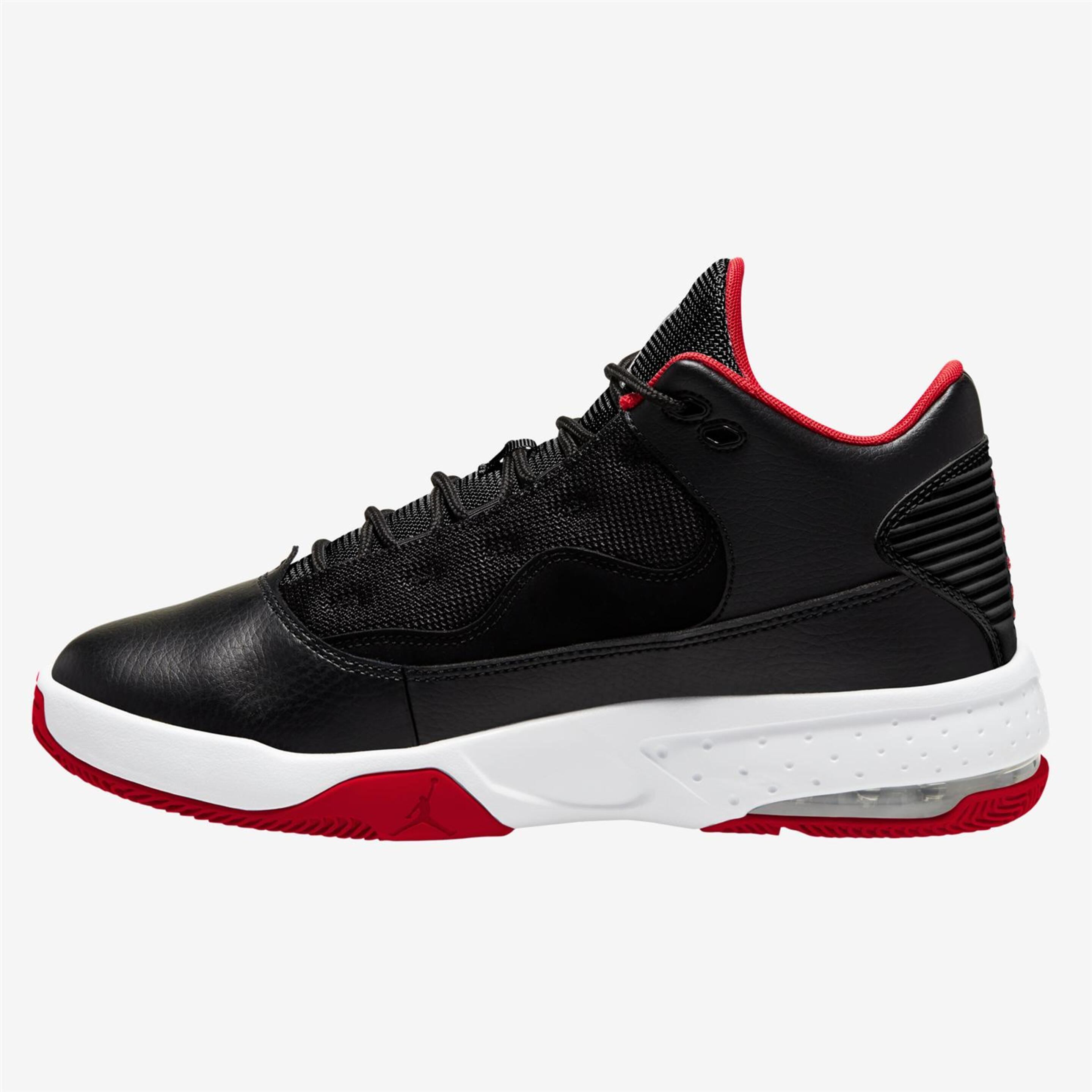Nike Jordan Max Aura 2