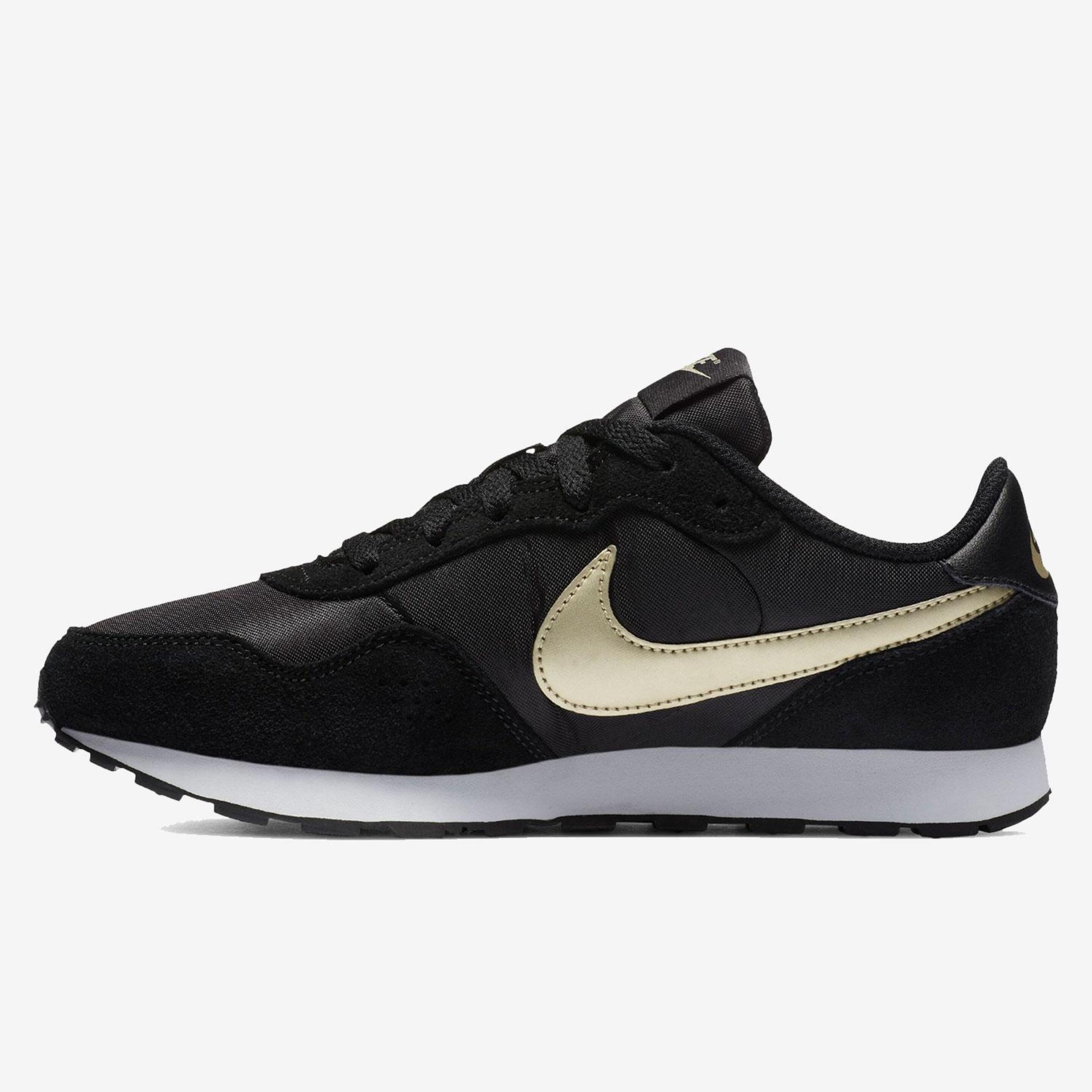 Nike Md Valiant