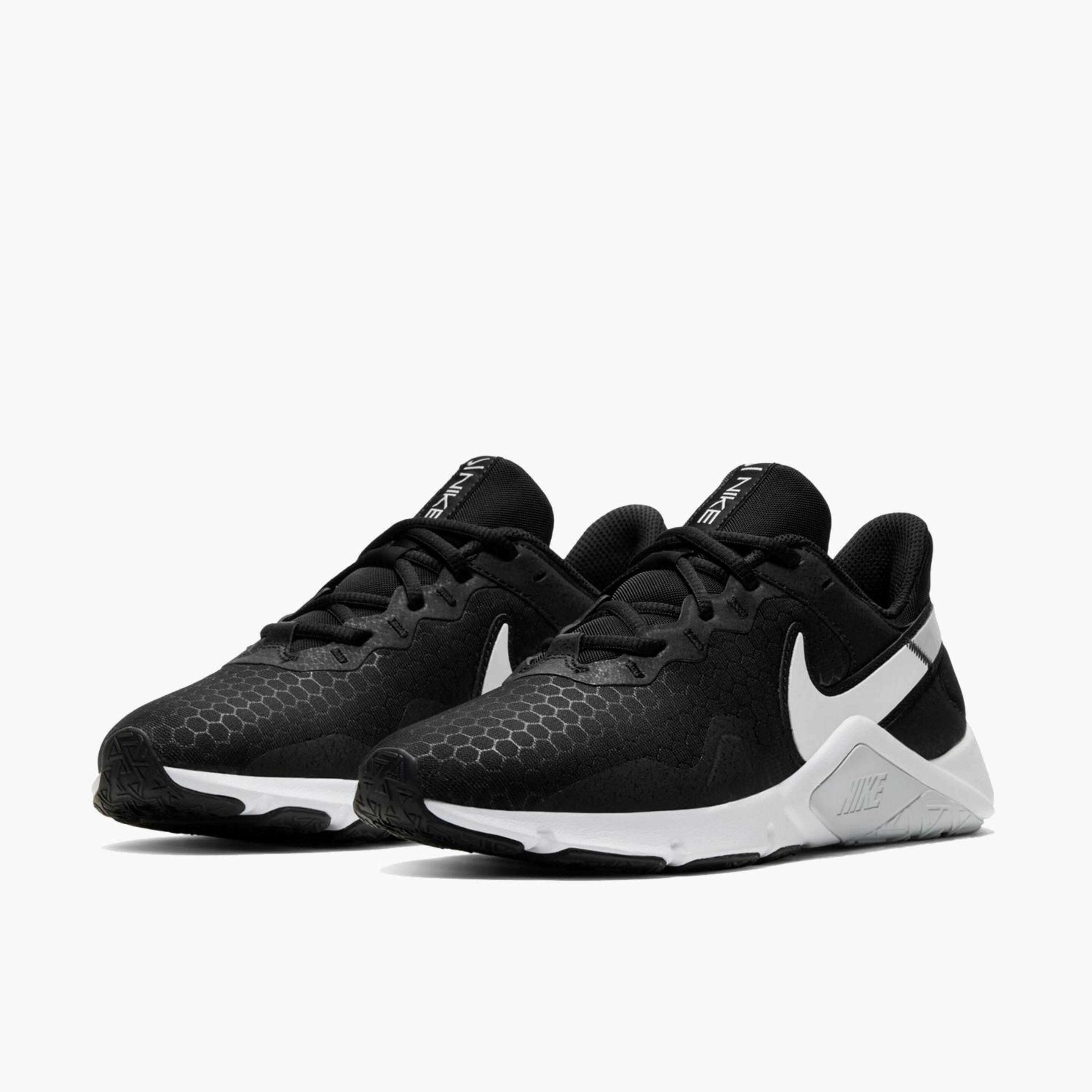 Nike Legend Essential 2