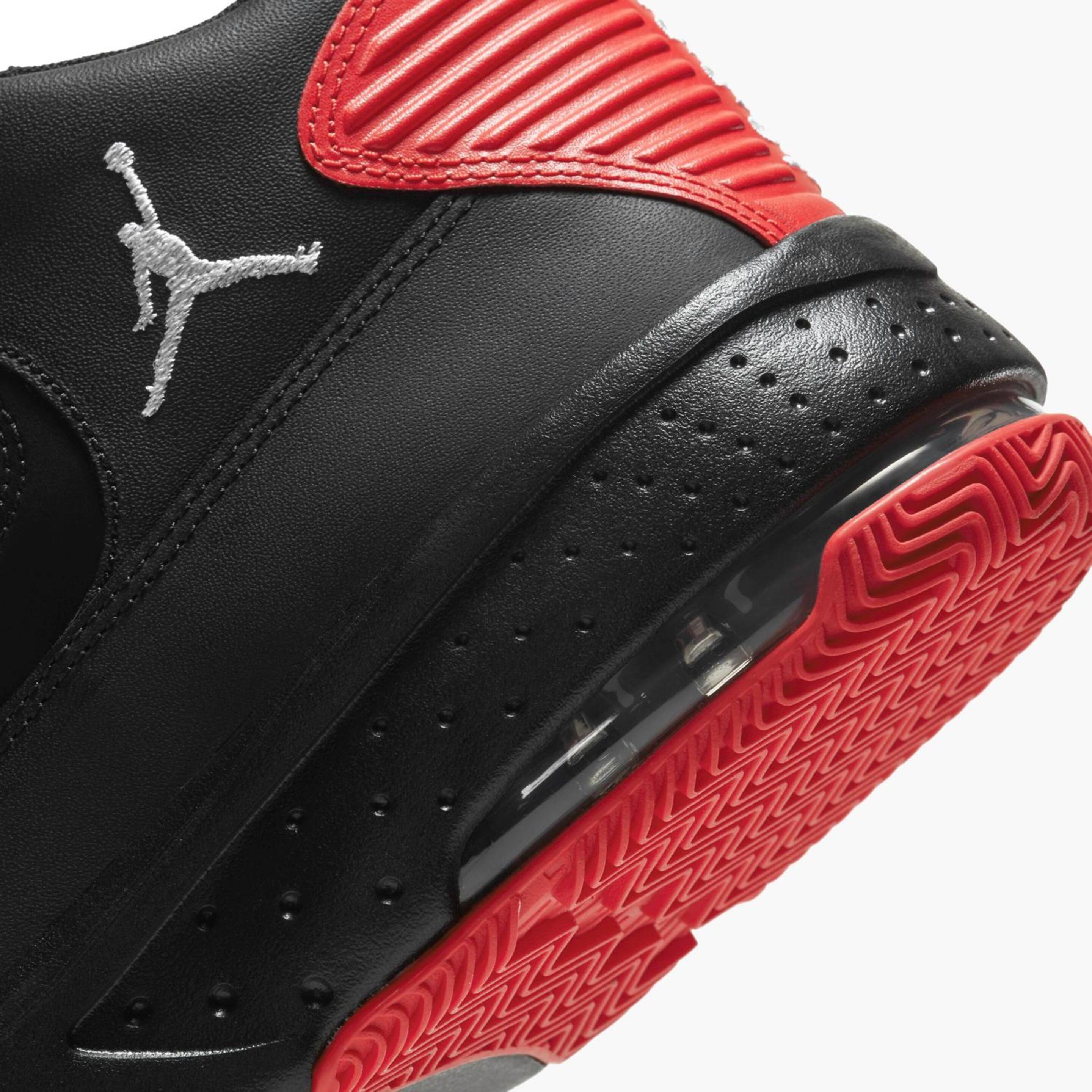 Nike Jordan Max Aura 2