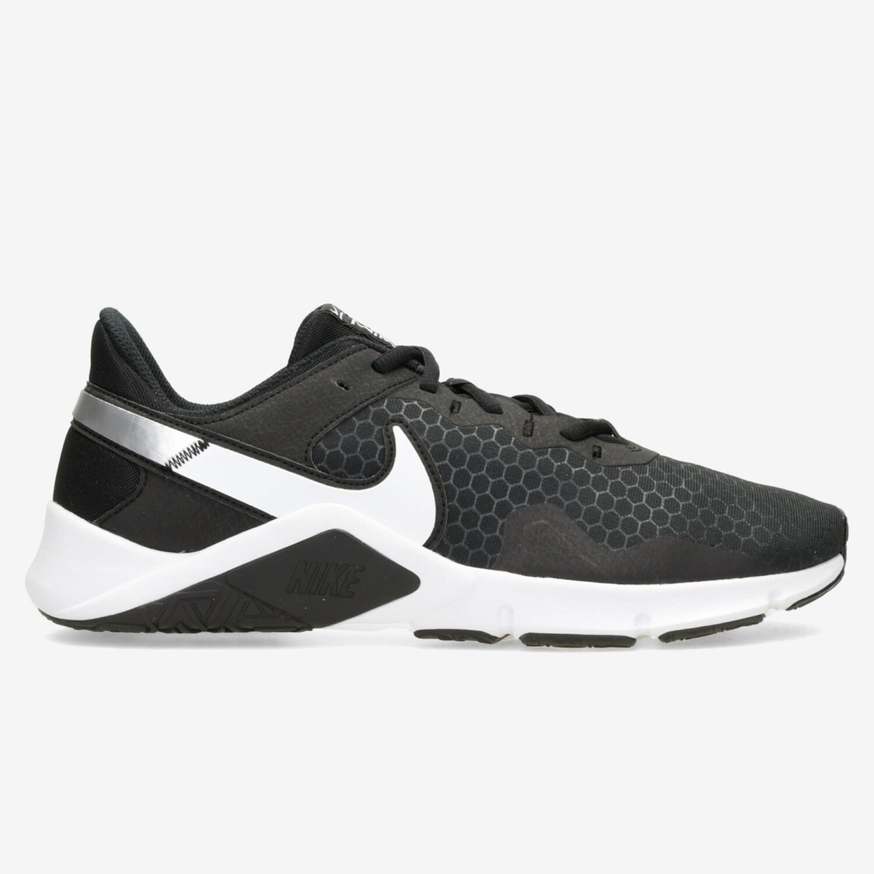 Nike Legend Essential 2