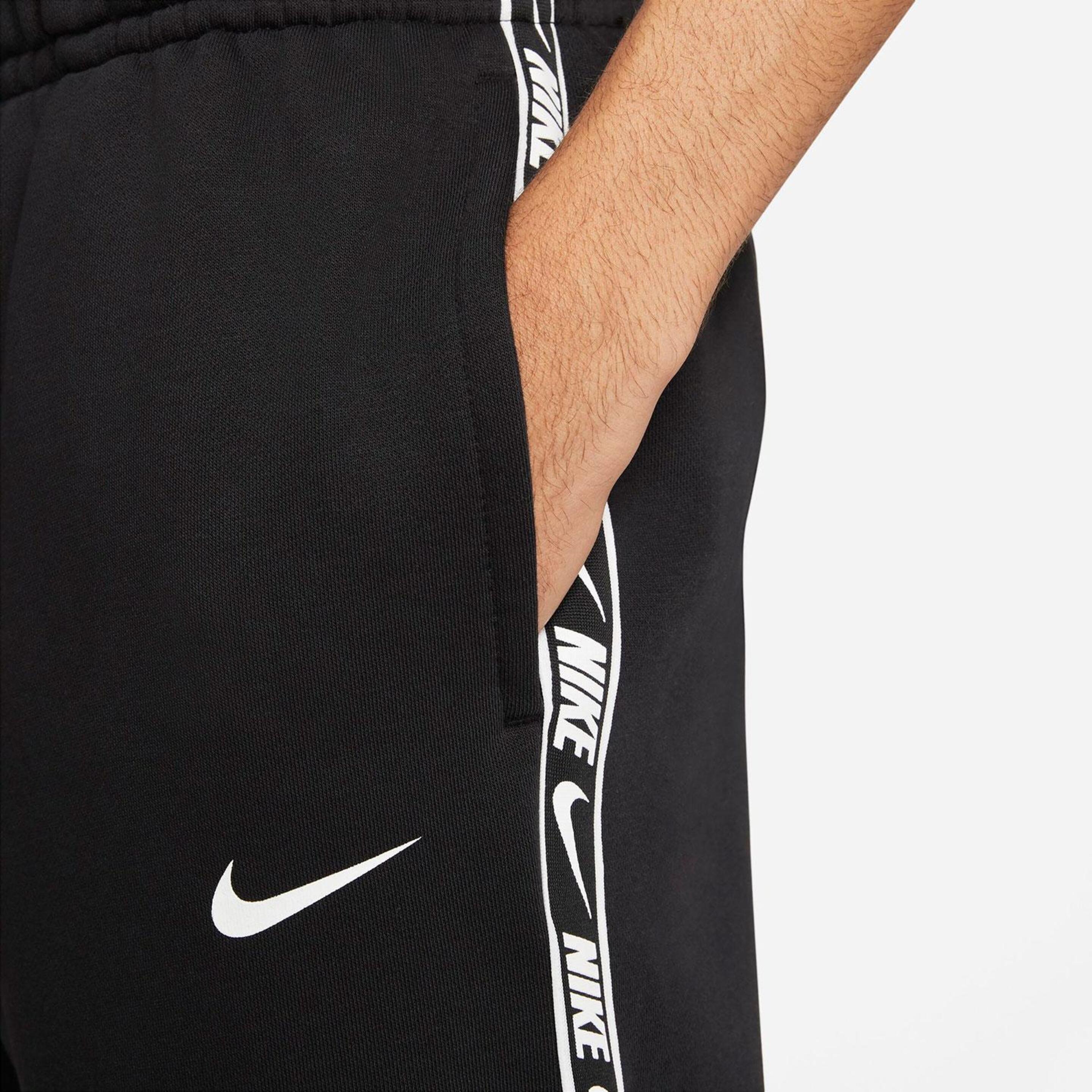 Calças Nike Repeat