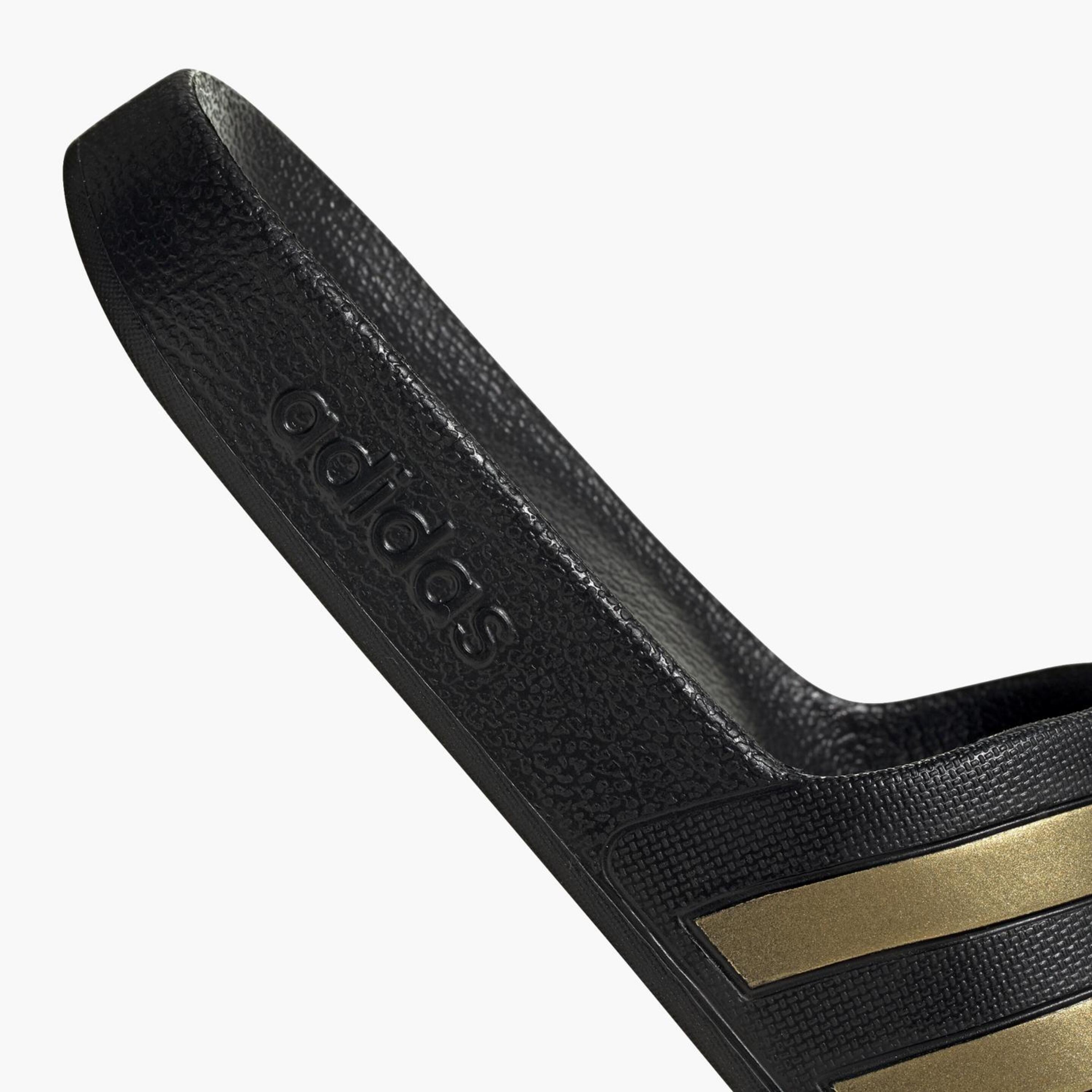 adidas Adilette