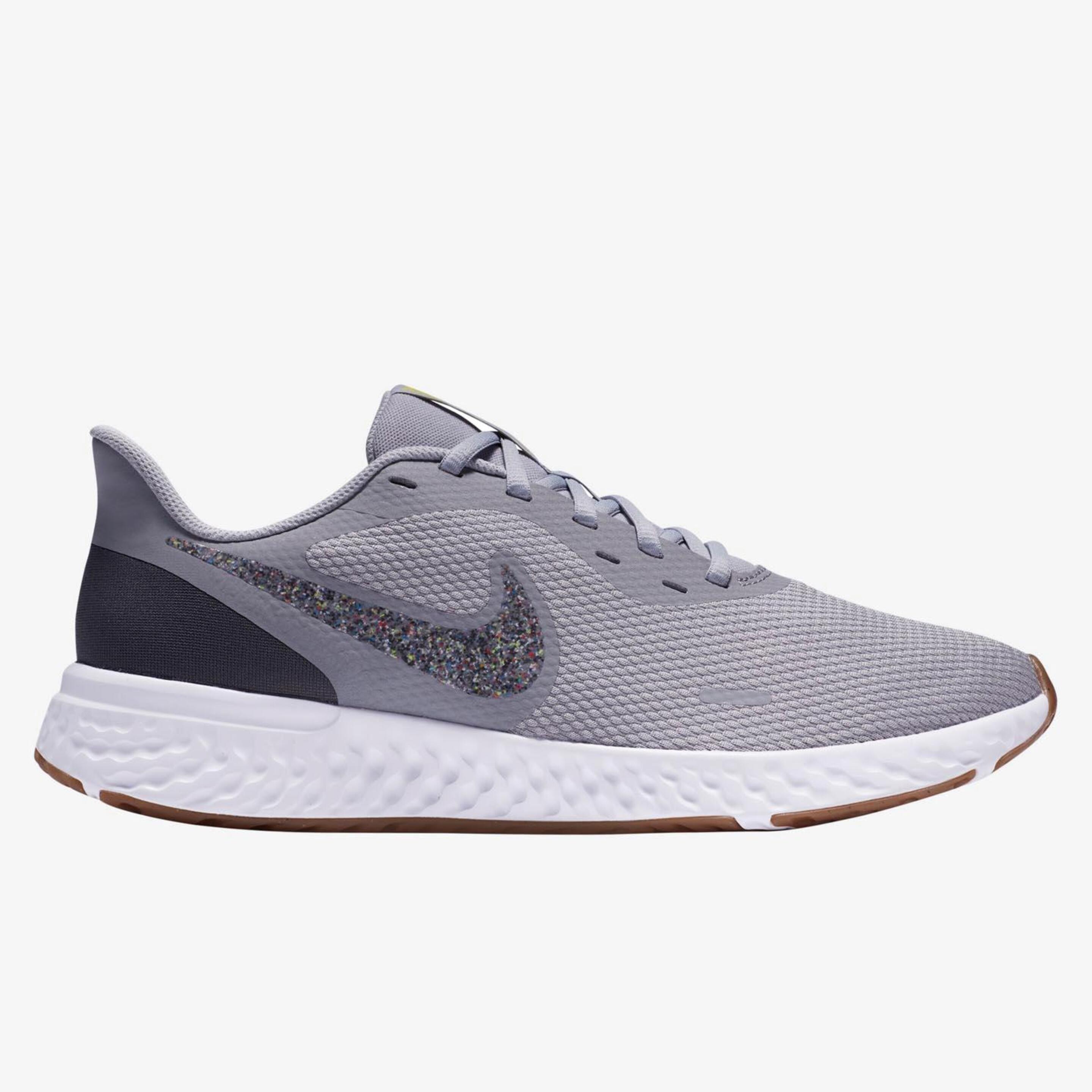 Nike Revolution 5 Premium