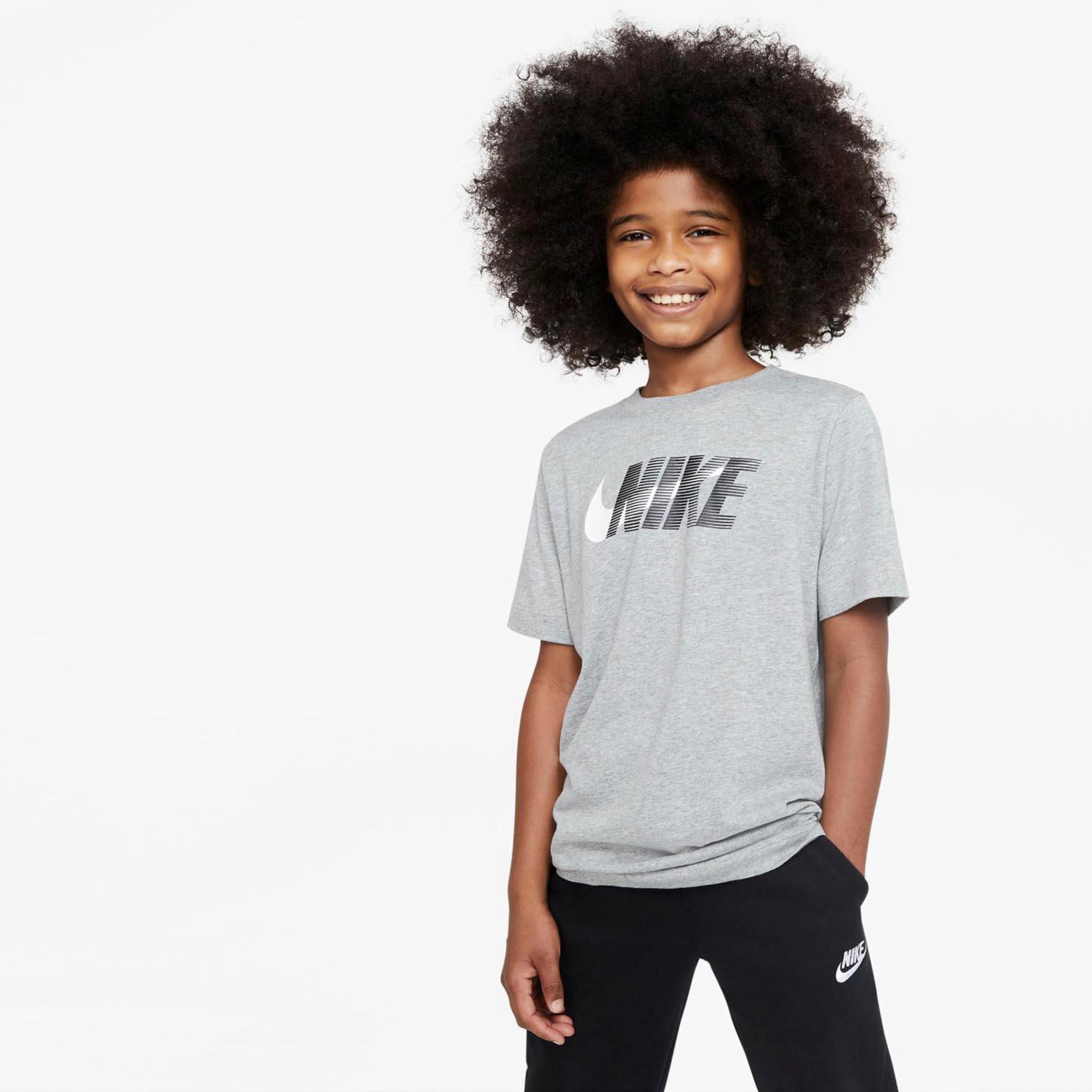 T-shirt Nike Grafica