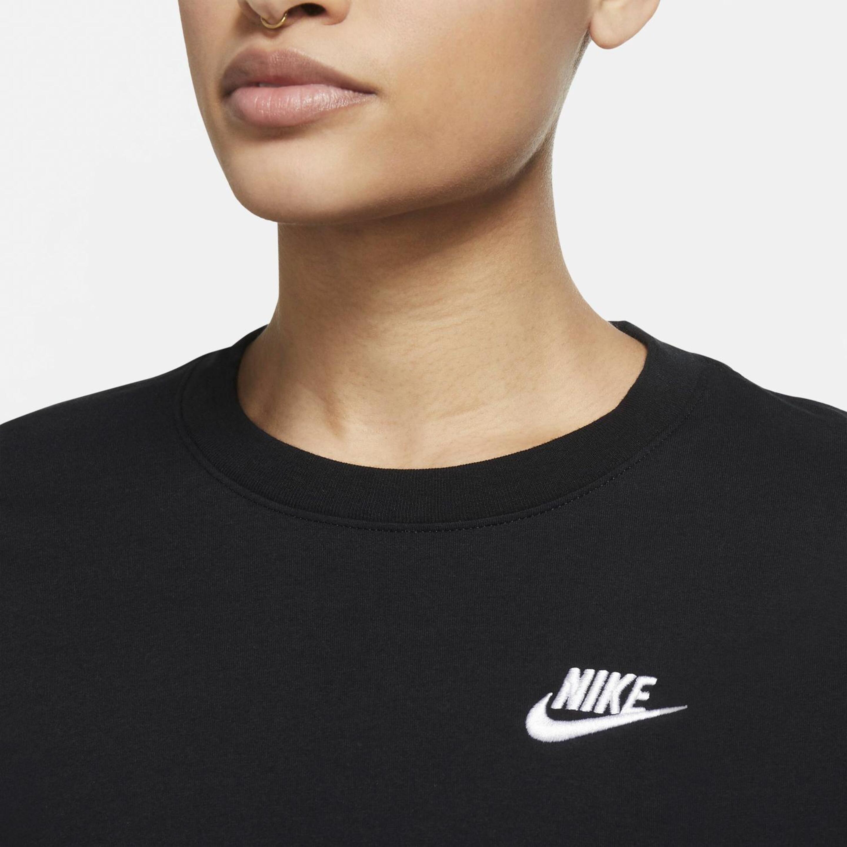 Nike Small Logo