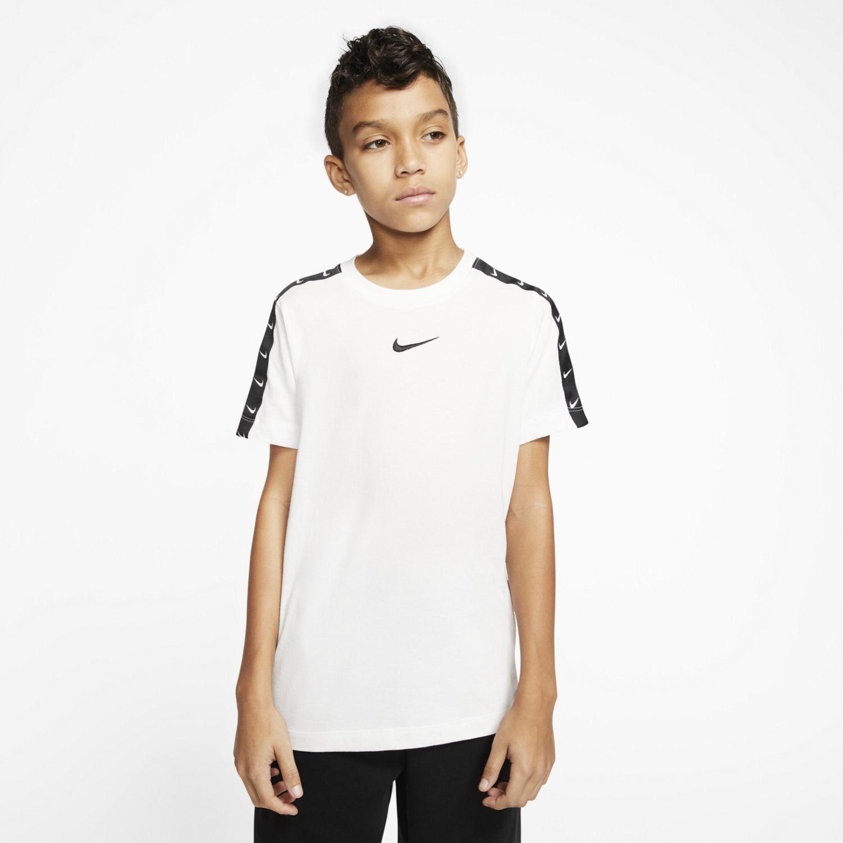 T-shirt Nike Swoosh