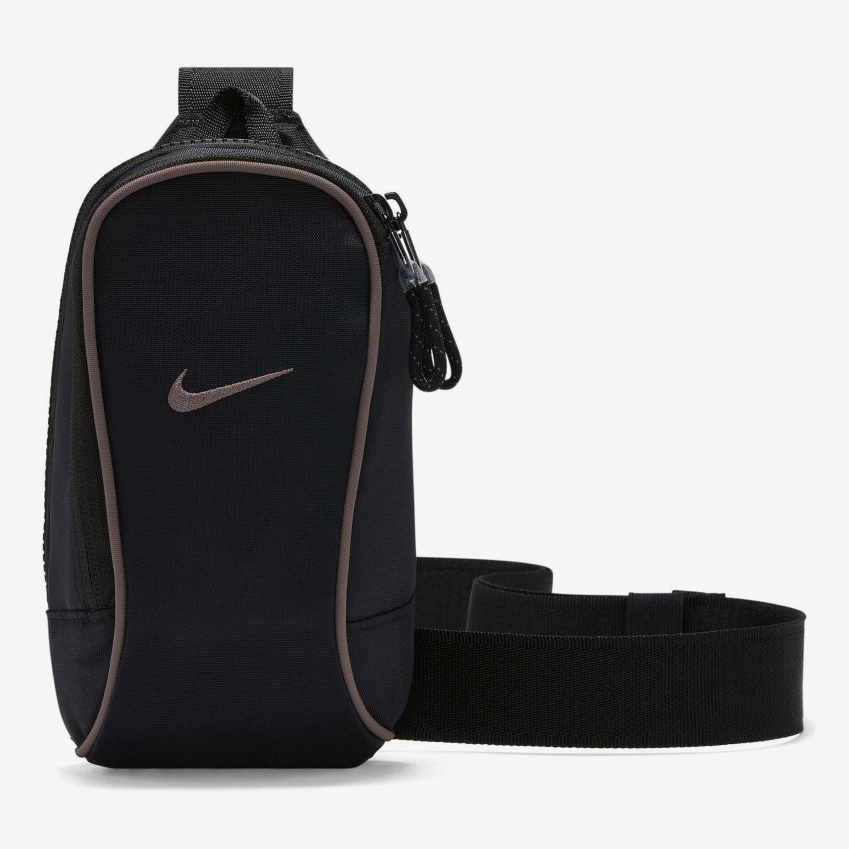 Nike Essential
