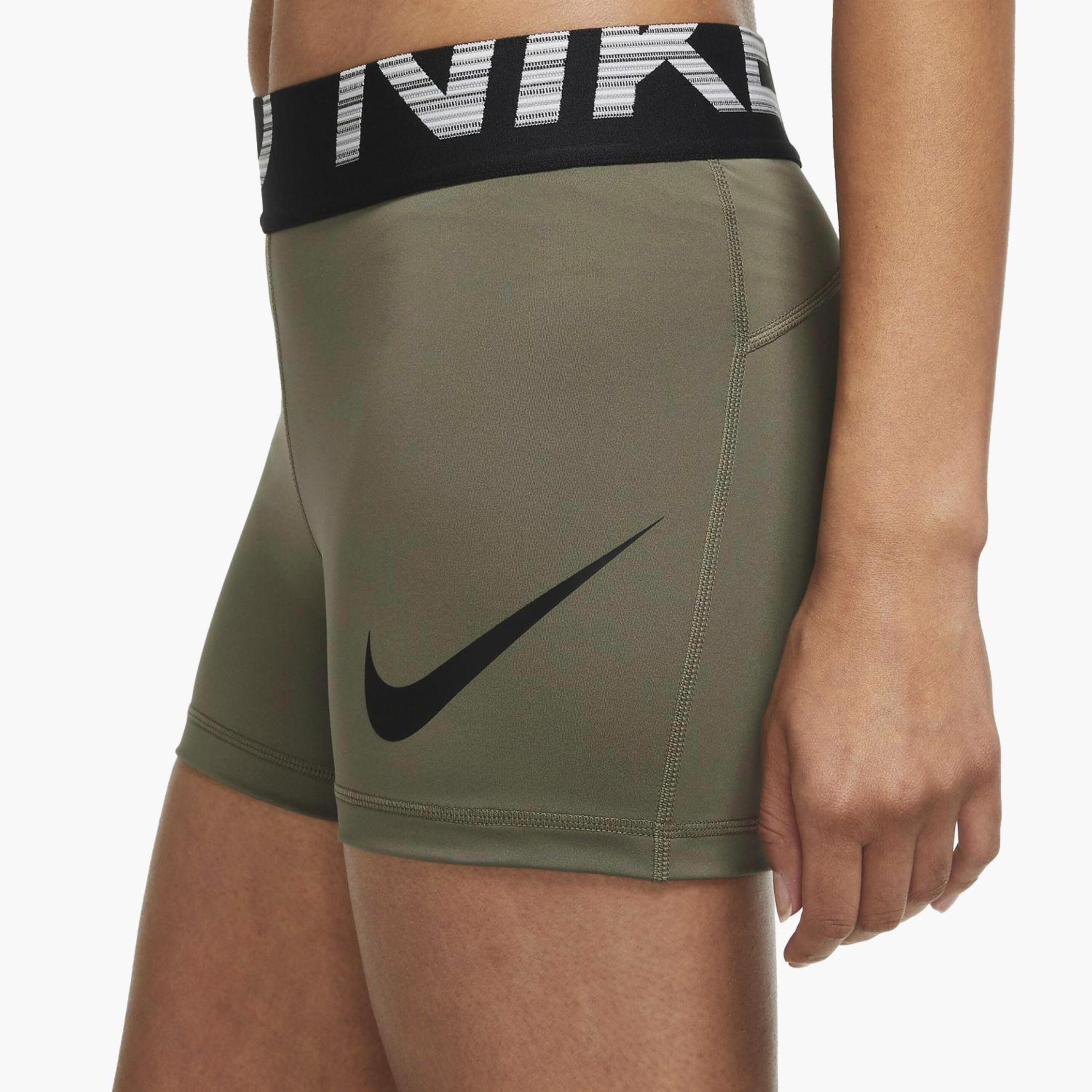 Nike Pro