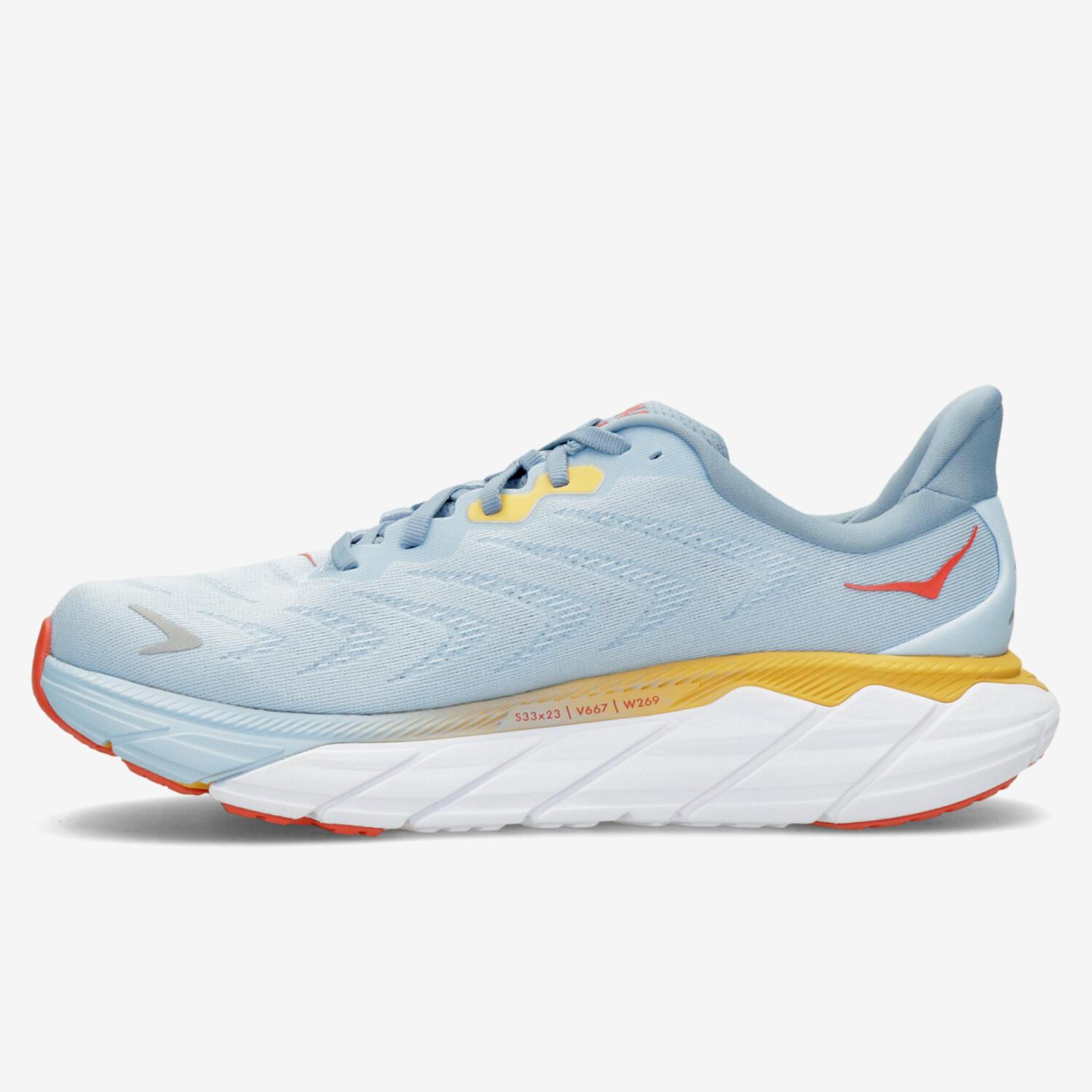 Hoka Arahi 6