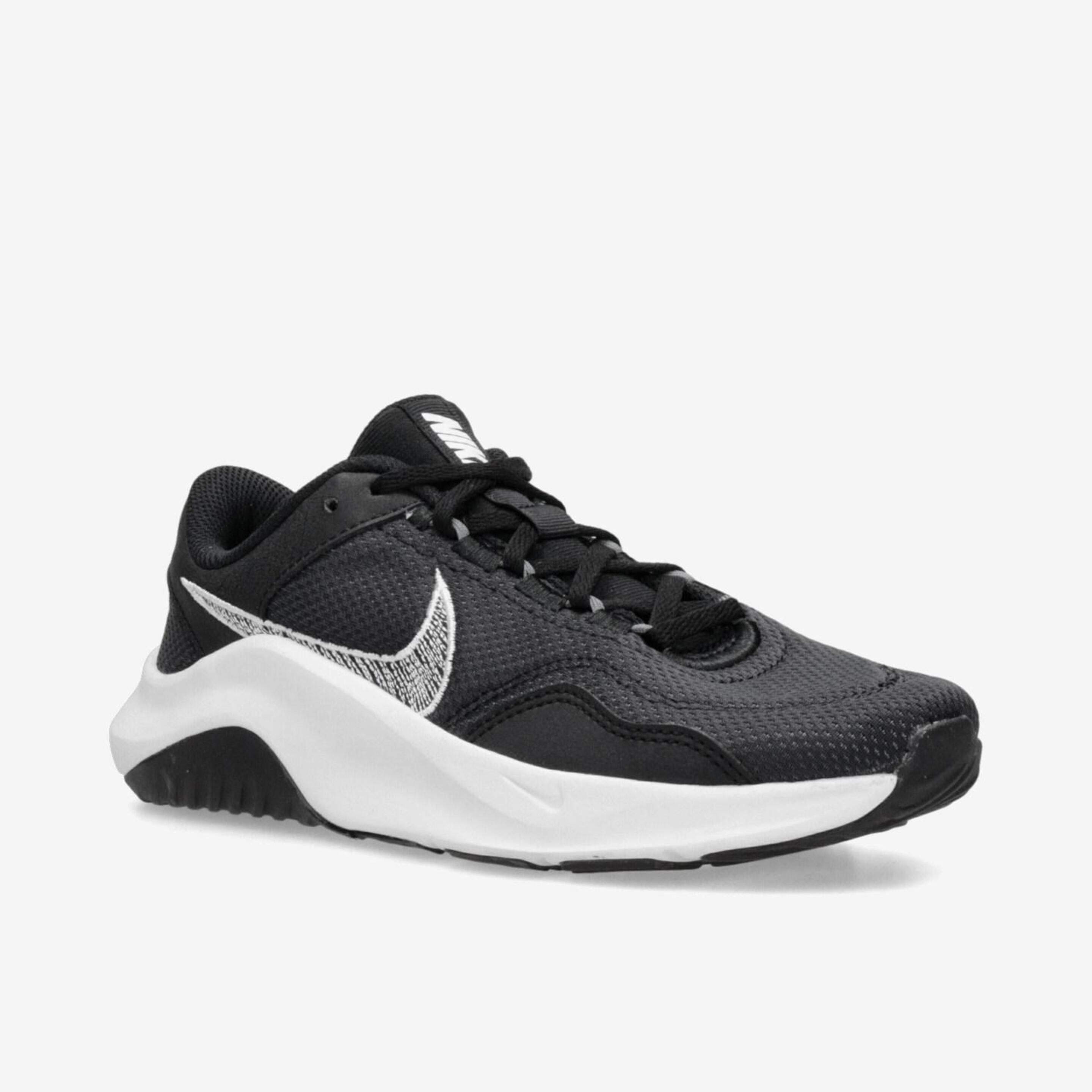 Nike Legend Essential 3