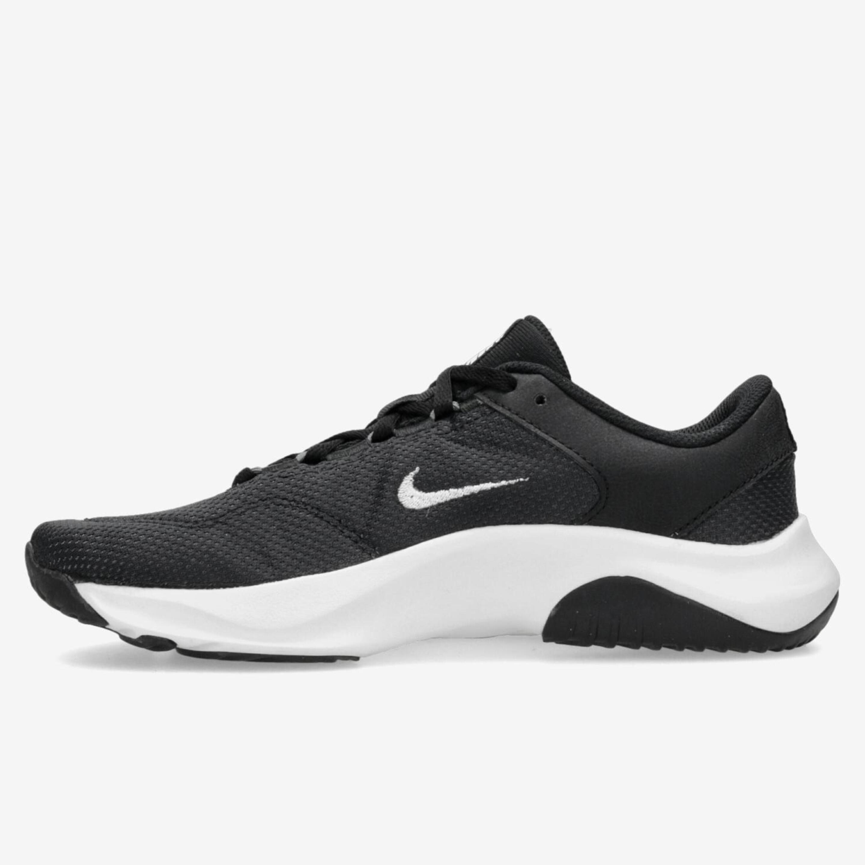 Nike Legend Essential 3