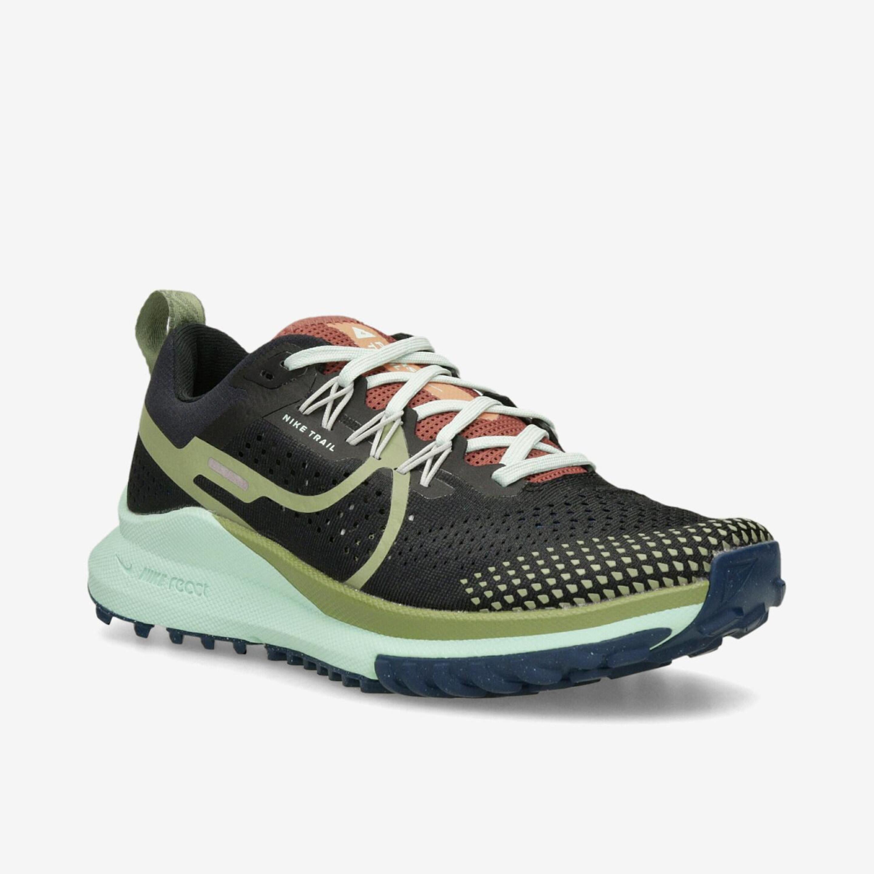 Nike Pegaus Trail 4