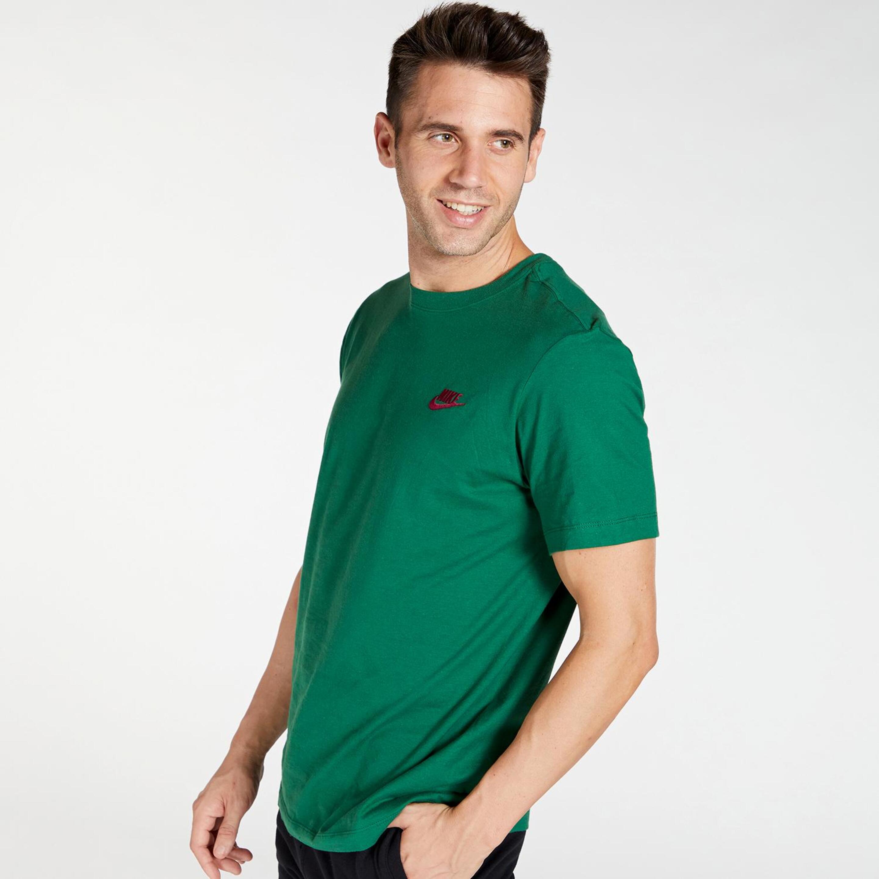 Nike Club - Verde - Camiseta Hombre