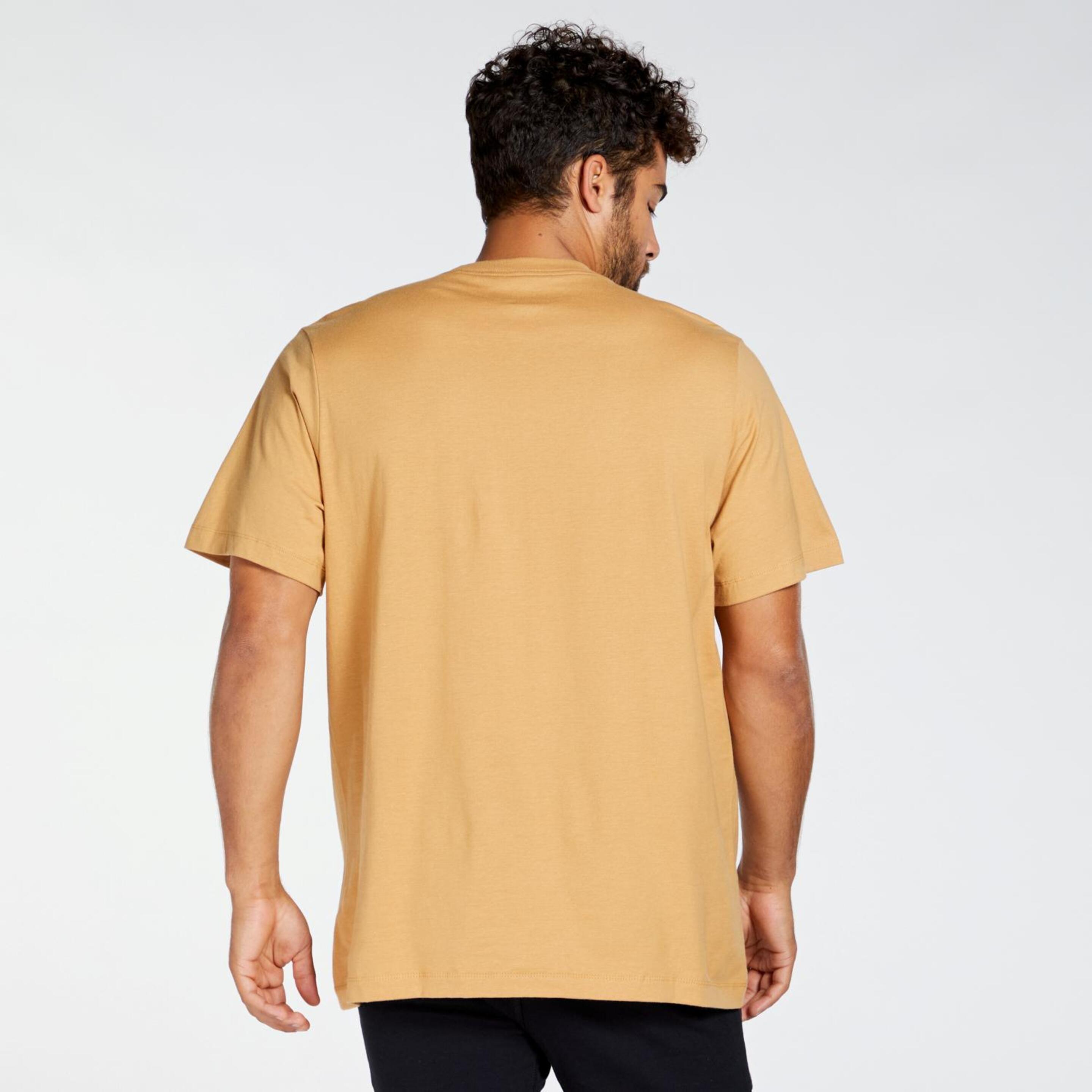Nike Club - Ocre - Camiseta Oversize Hombre