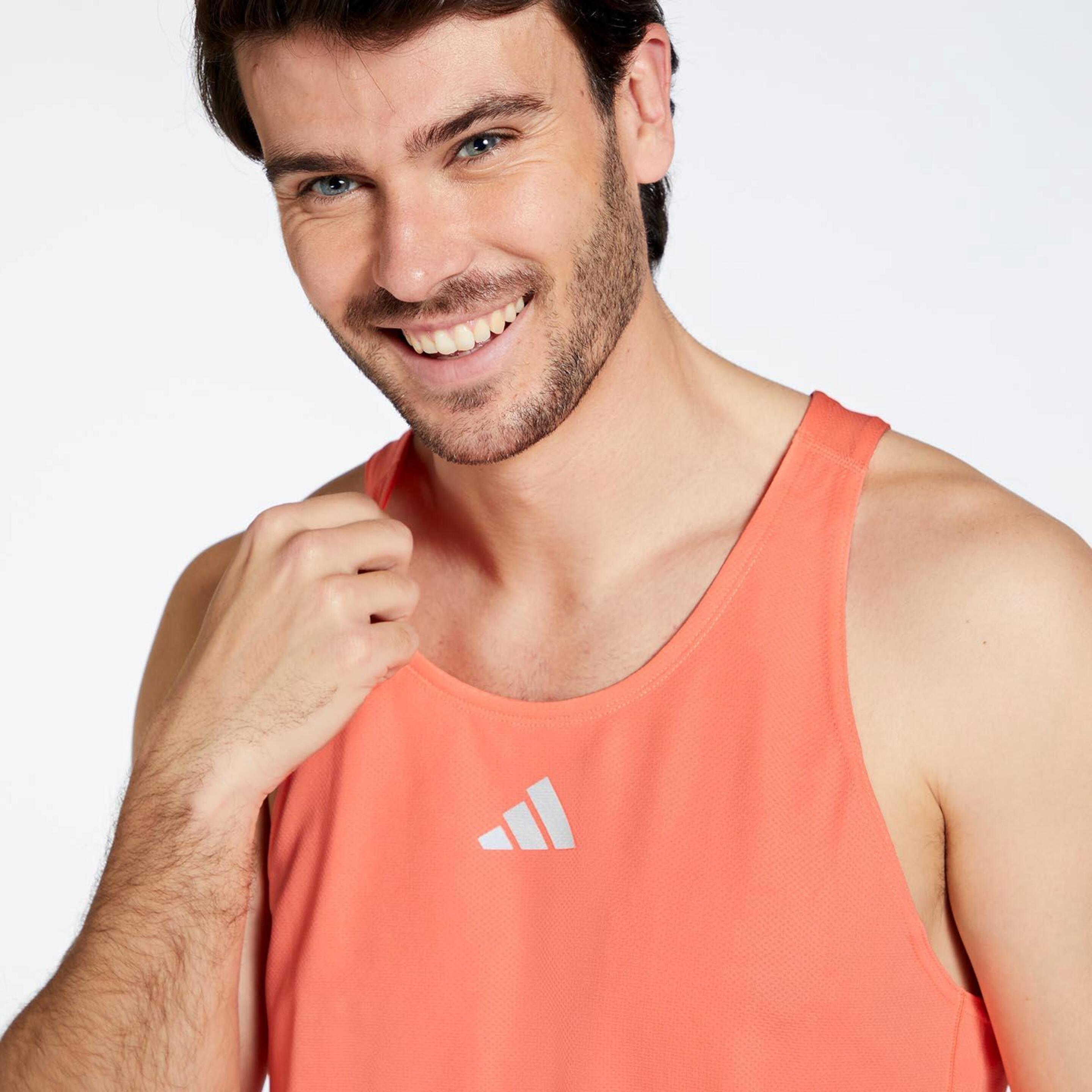 adidas On The Run - Coral - Camiseta Running Hombre