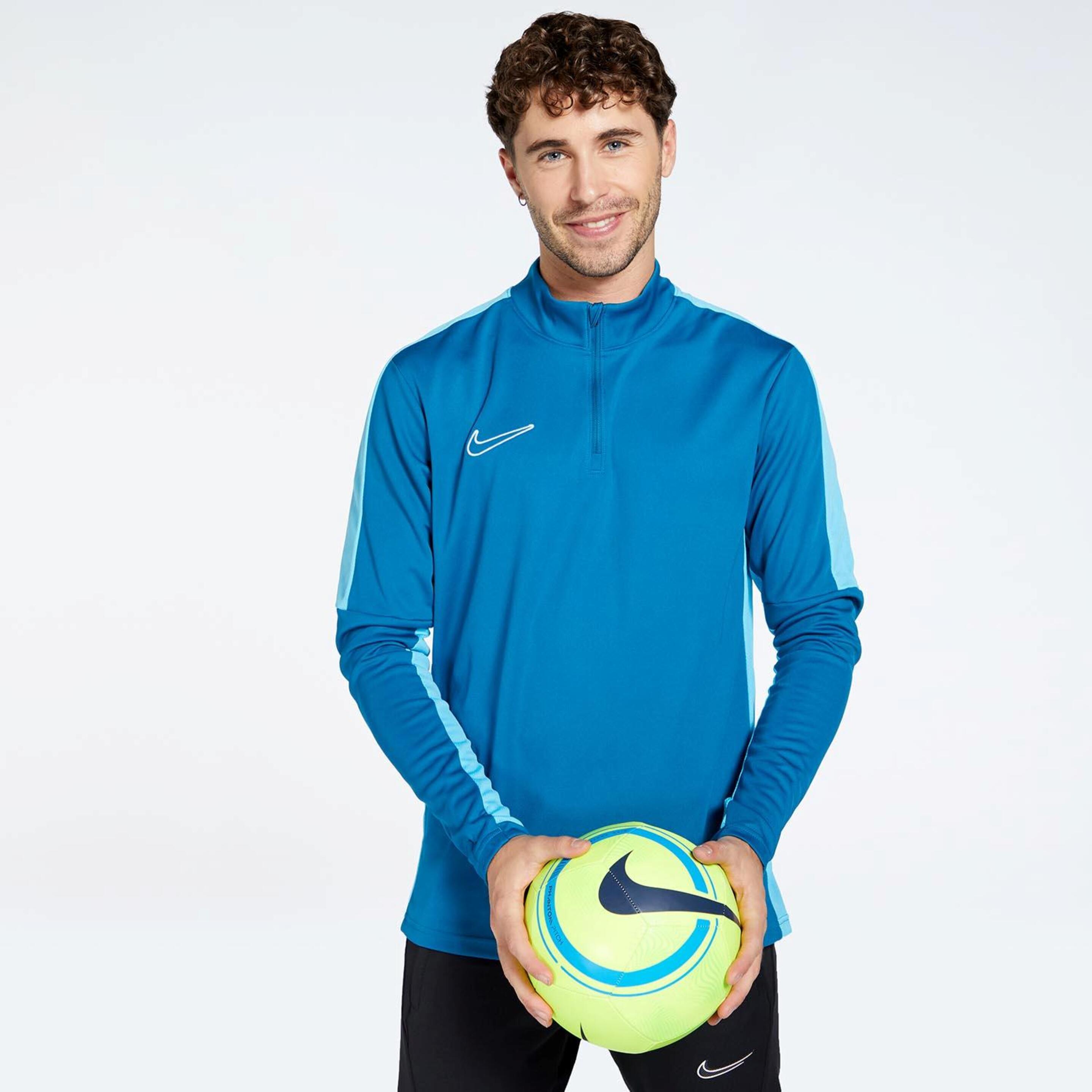 Nike Academy 23