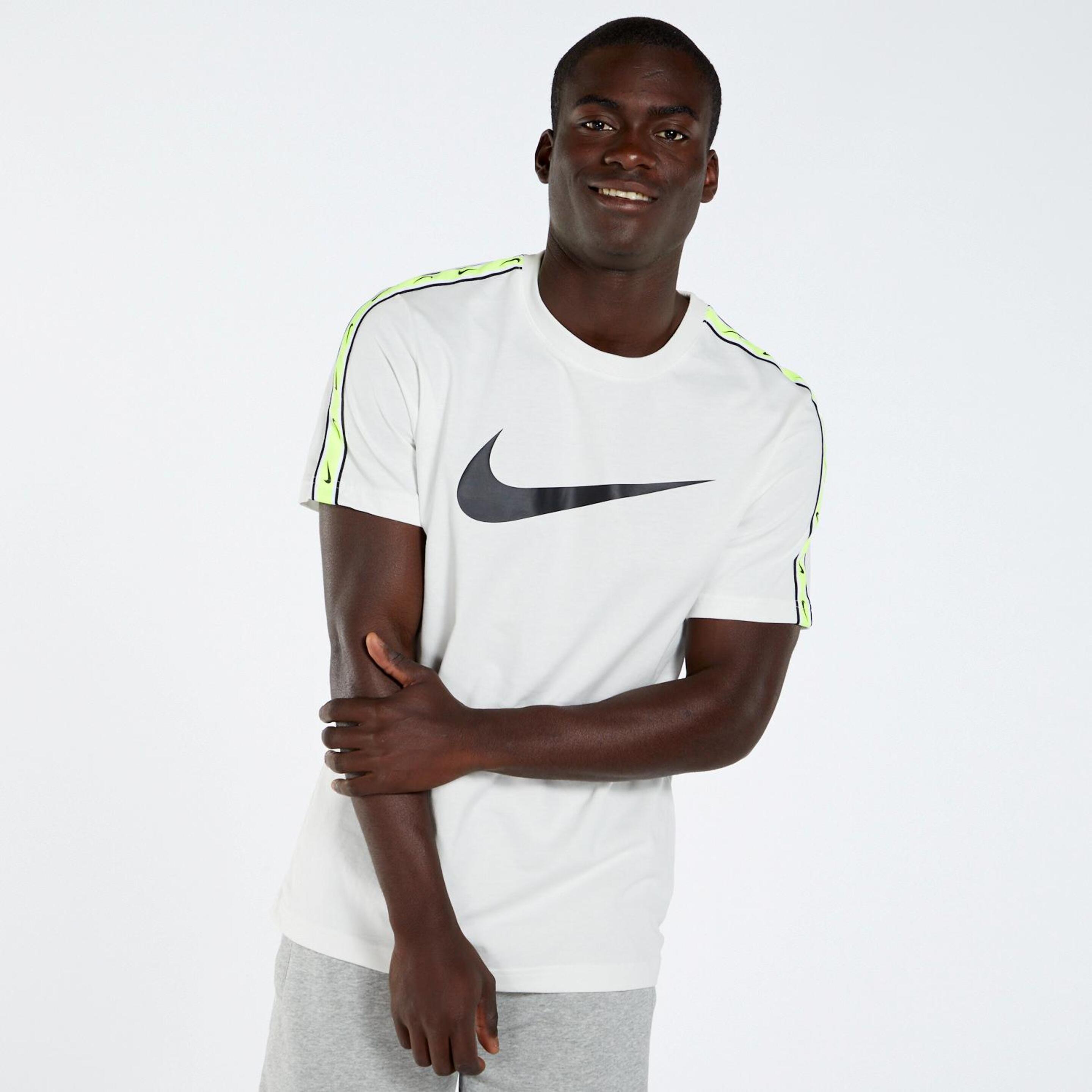 Nike Repeat