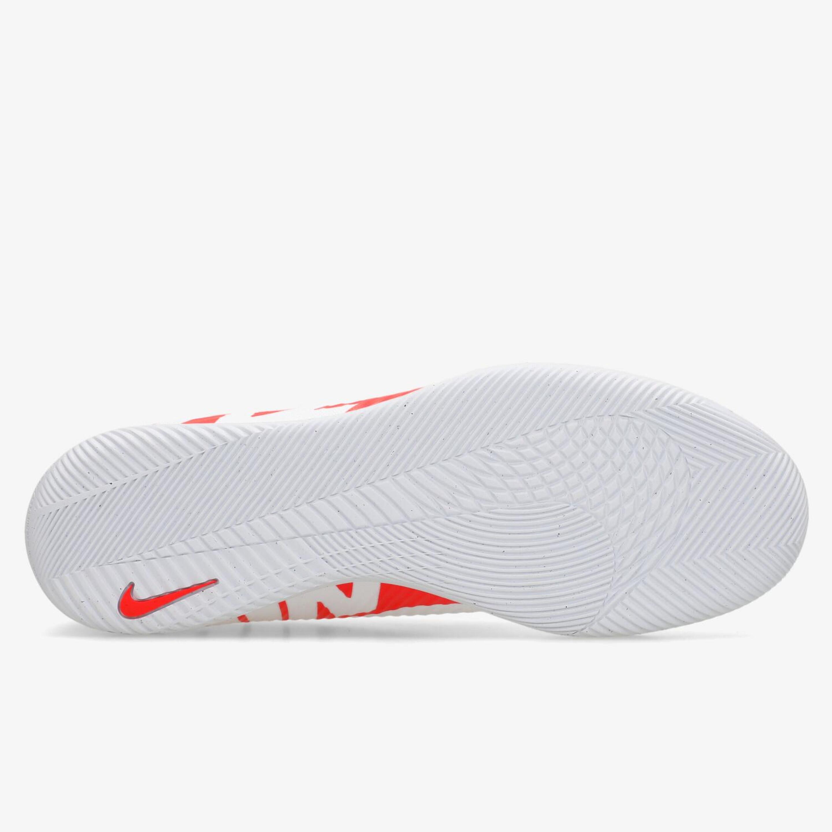 Nike Mercurial Vapor 15