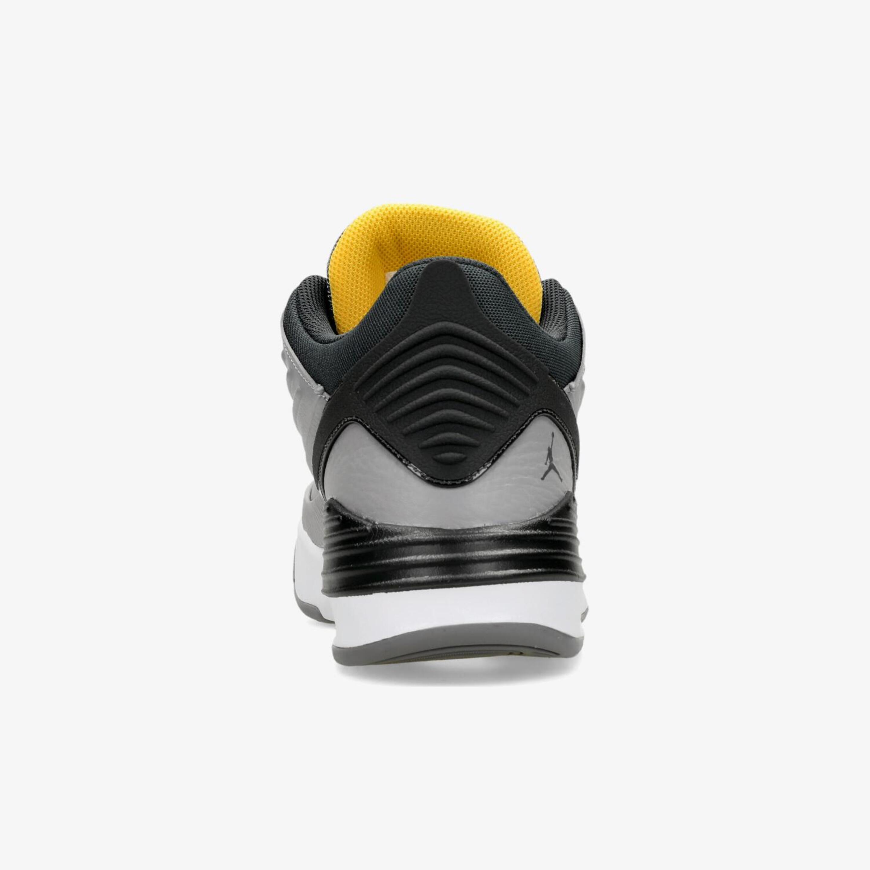 Nike Jordan Max Aura